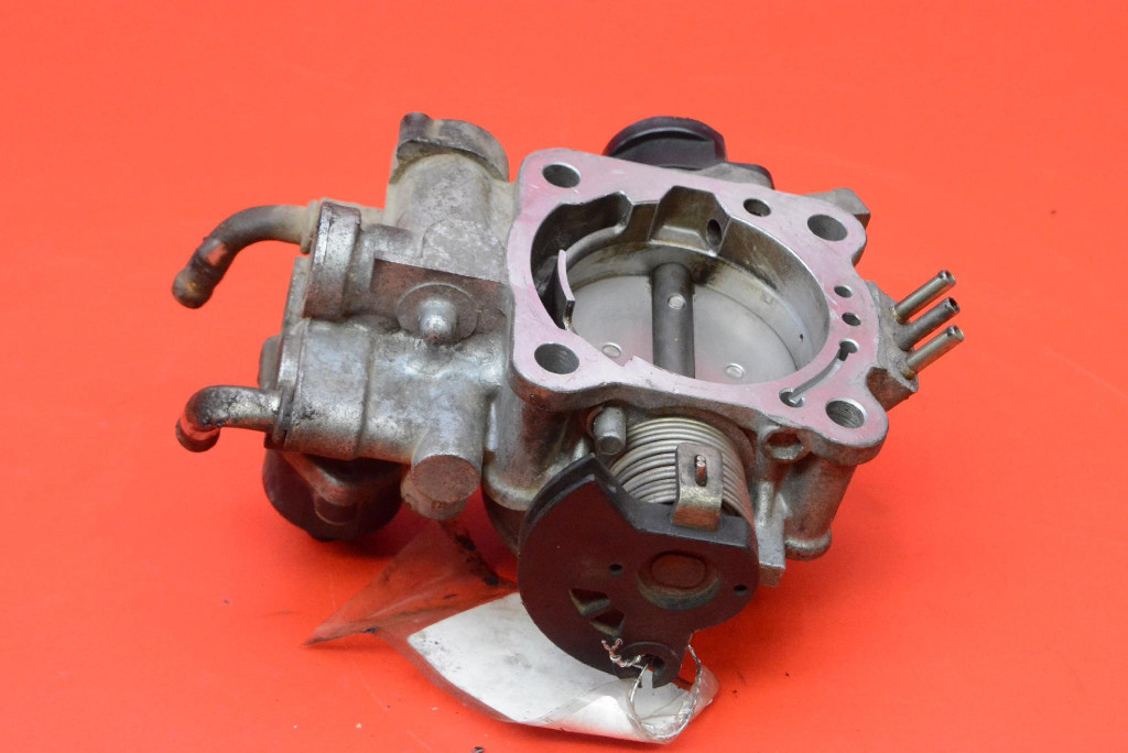 Valvola a farfalla MITSUBISHI OUTLANDER 1 e 2.0 16V 136 KM 01-08