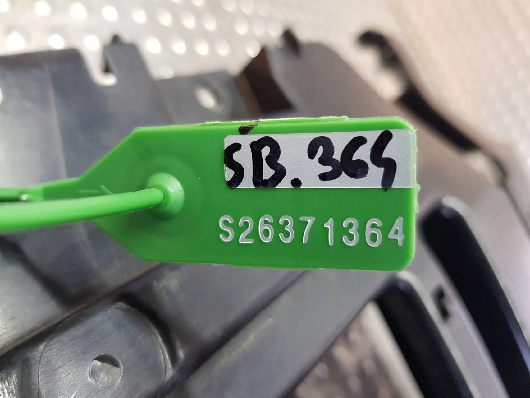 support holder of a bumper left rear part 7170663 BMW 1 E88 E82