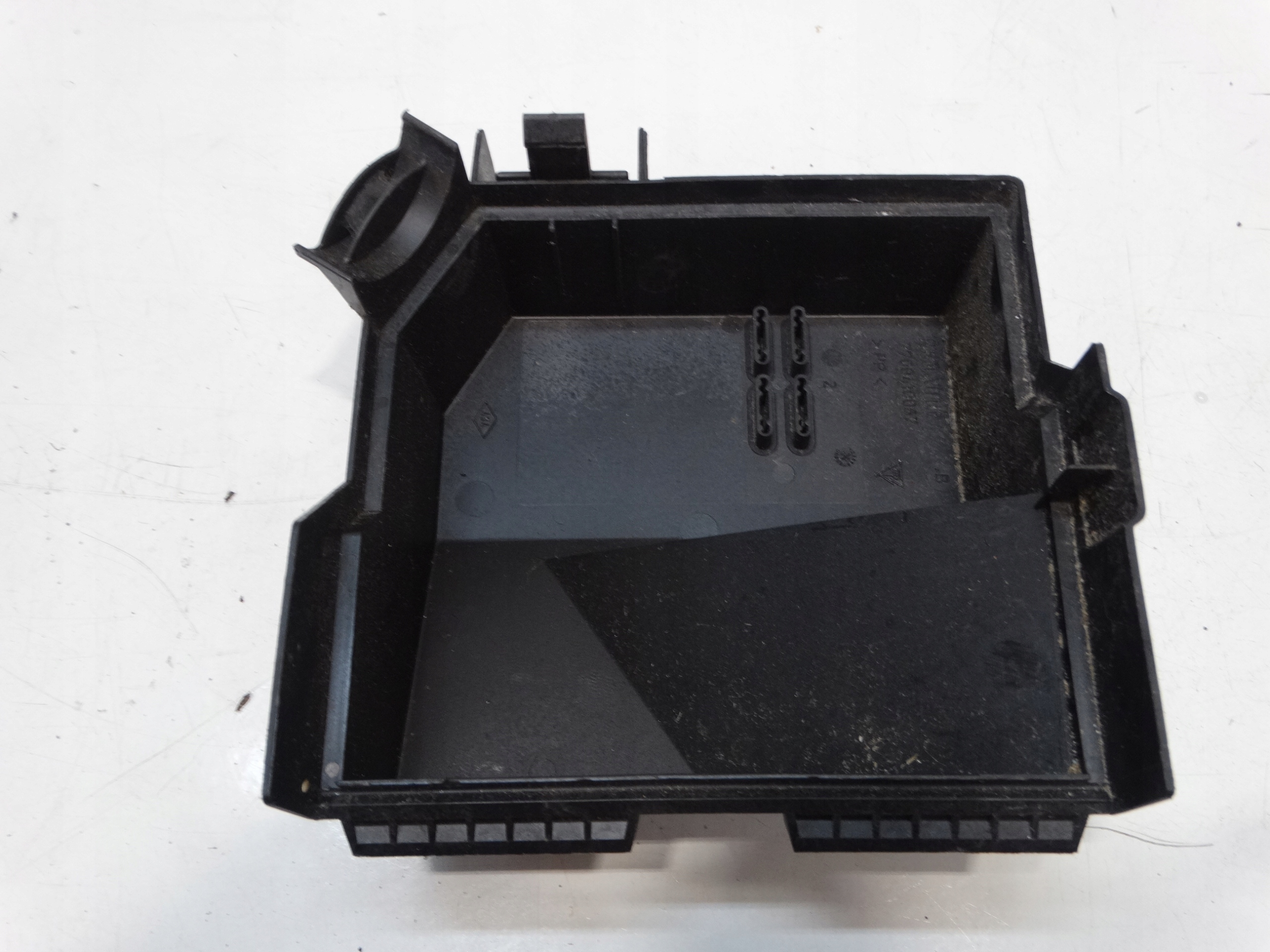 copertura GREMBIALINA Coperchio BEZP. RENAULT TWINGO e 7700410067