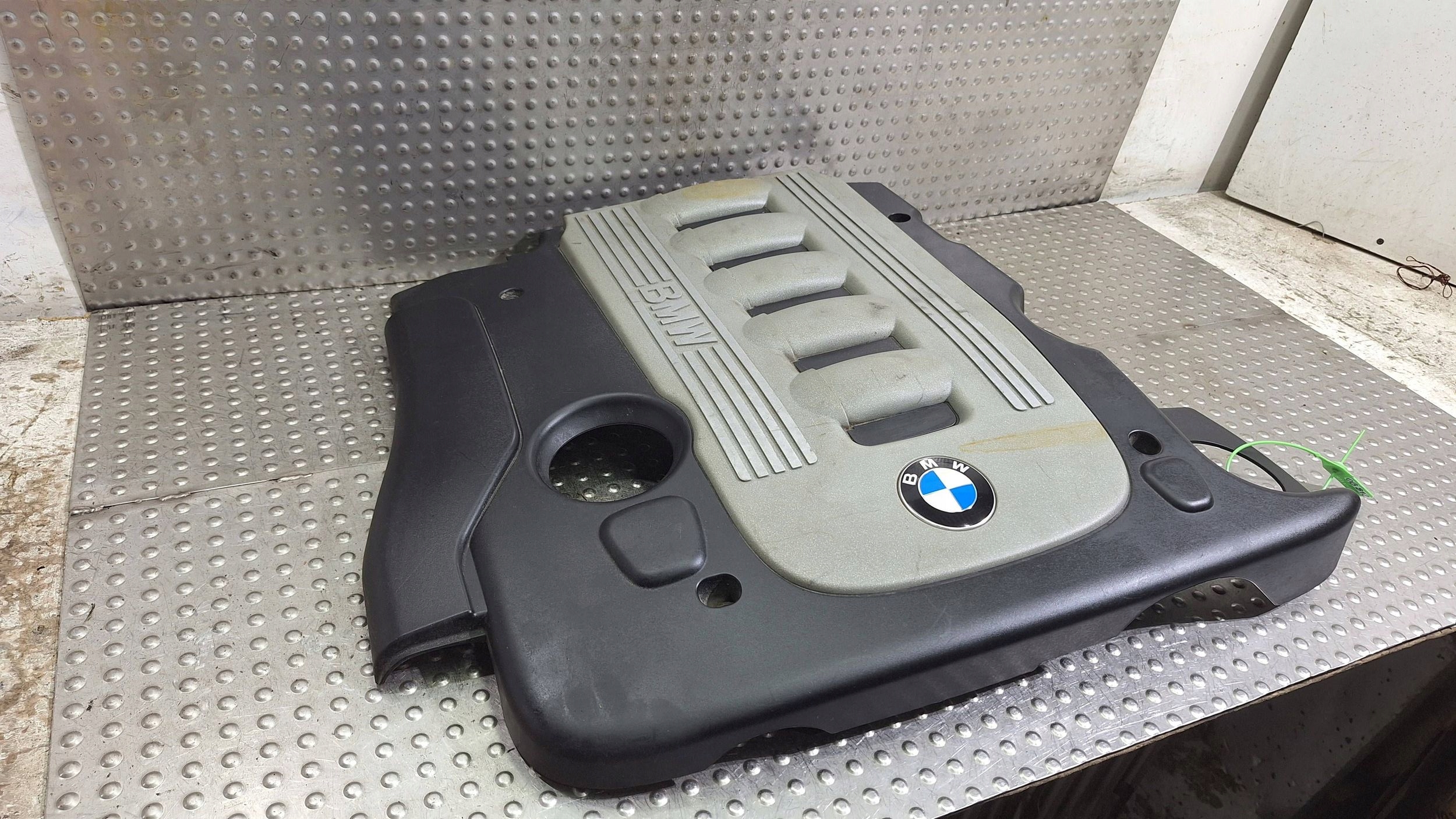 cover engine housing cover upper 7788908 BMW E60 LIFT E65 X5 E70 X6 E71 X3 E83