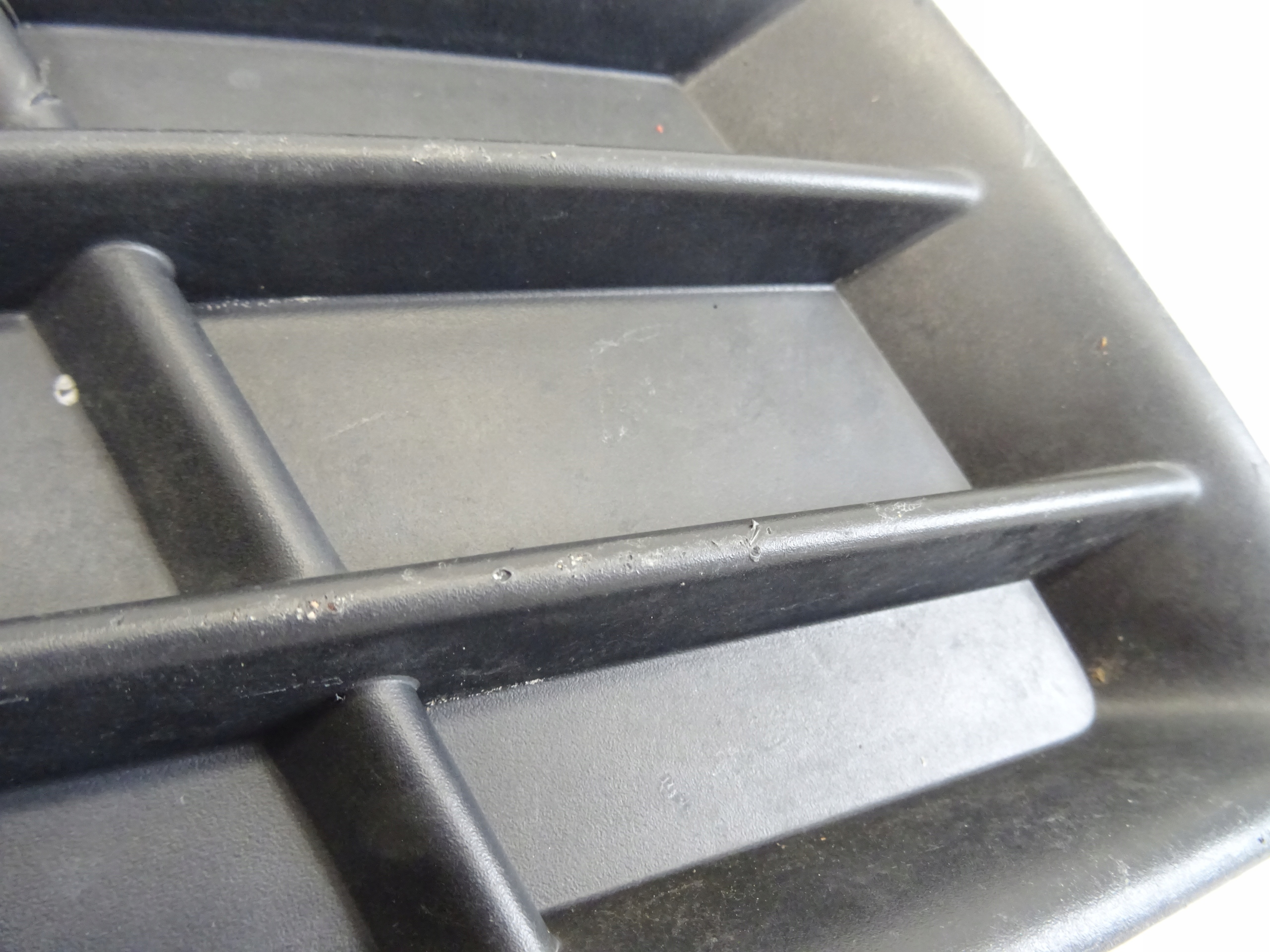 grid of a bumper front front right SKODA FABIA II 5J0807368A
