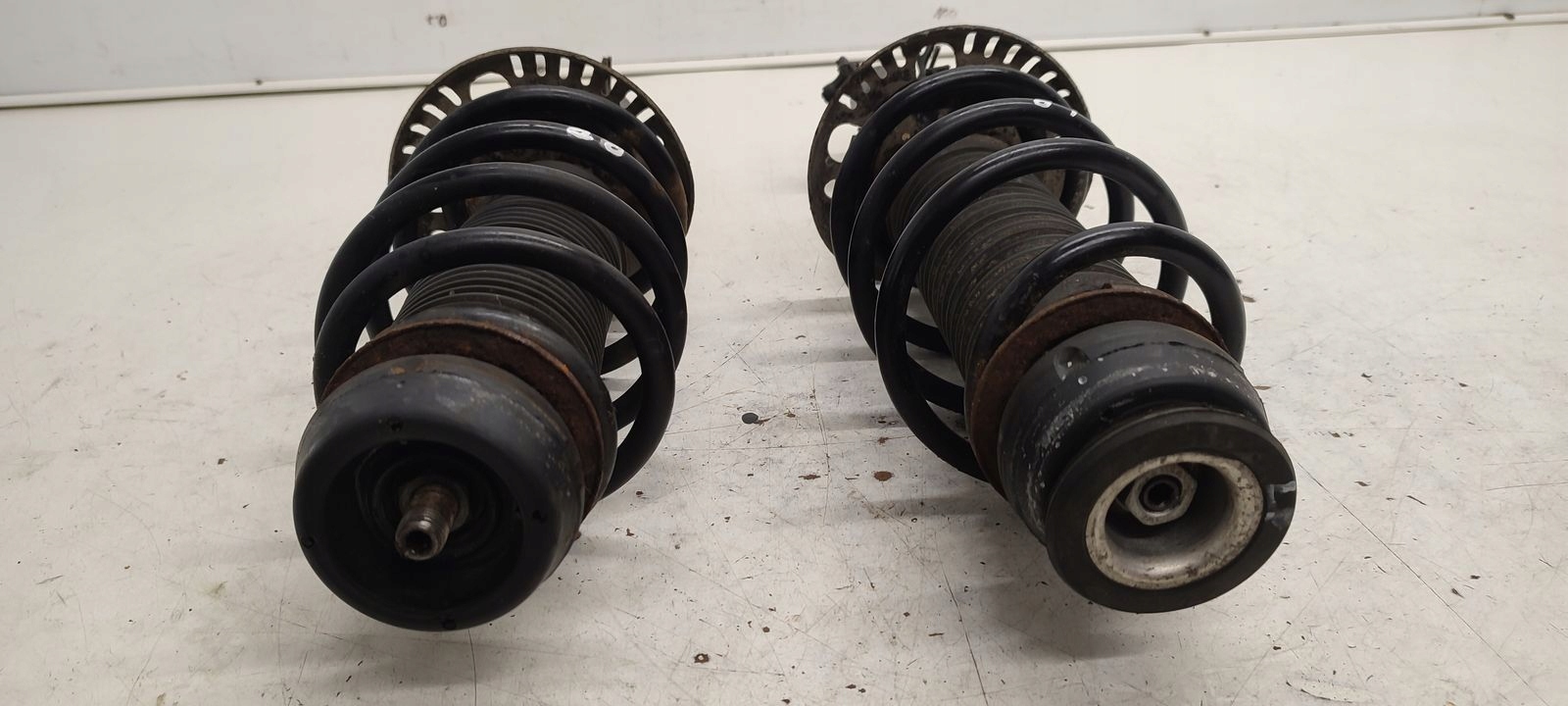 shock absorber spring front sususpension Seat Ibiza 6J 5D 1,6 TDI