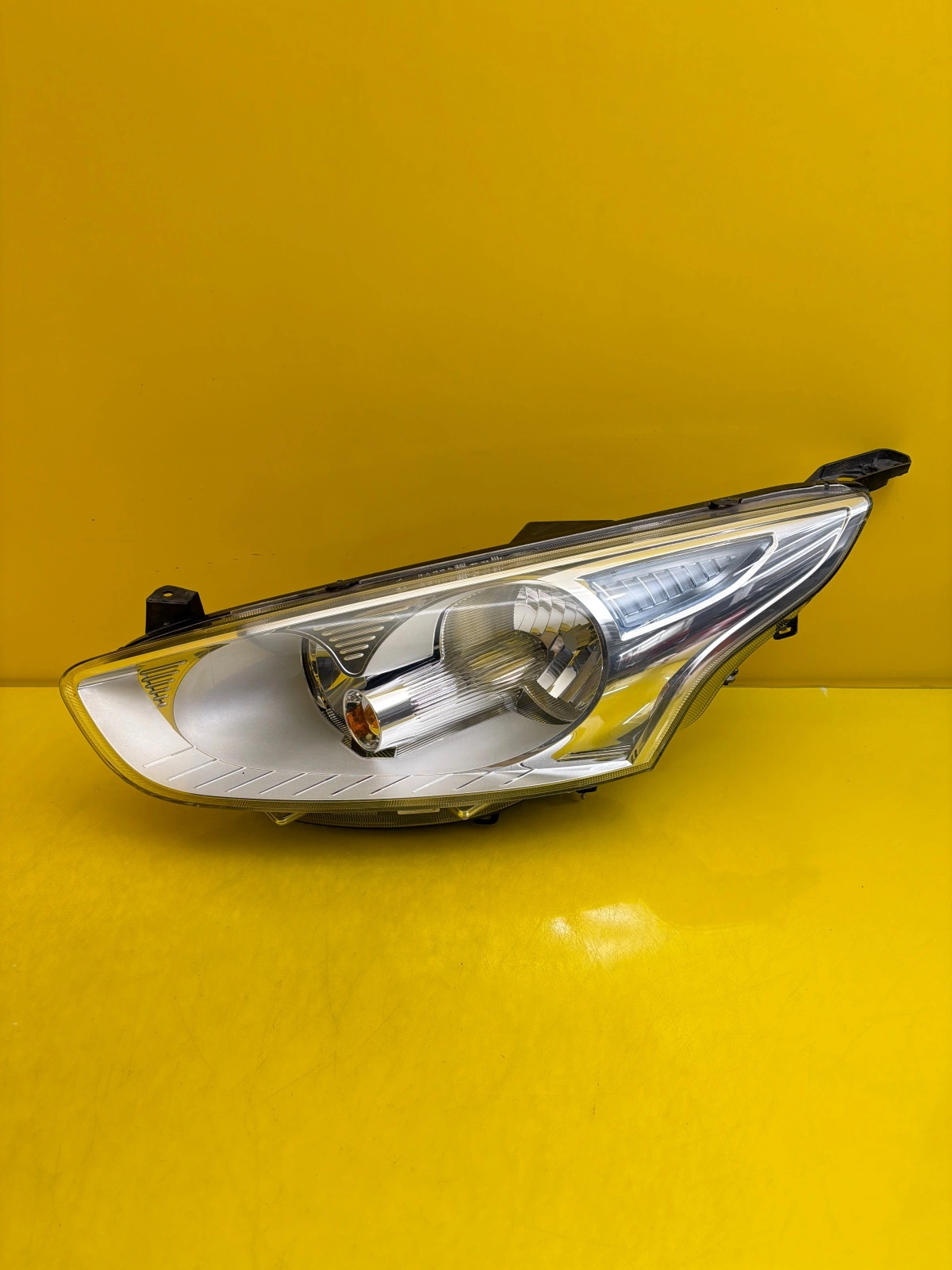 light left Ford B-Max B Max AV11-13W030-AE normal 2012-2017