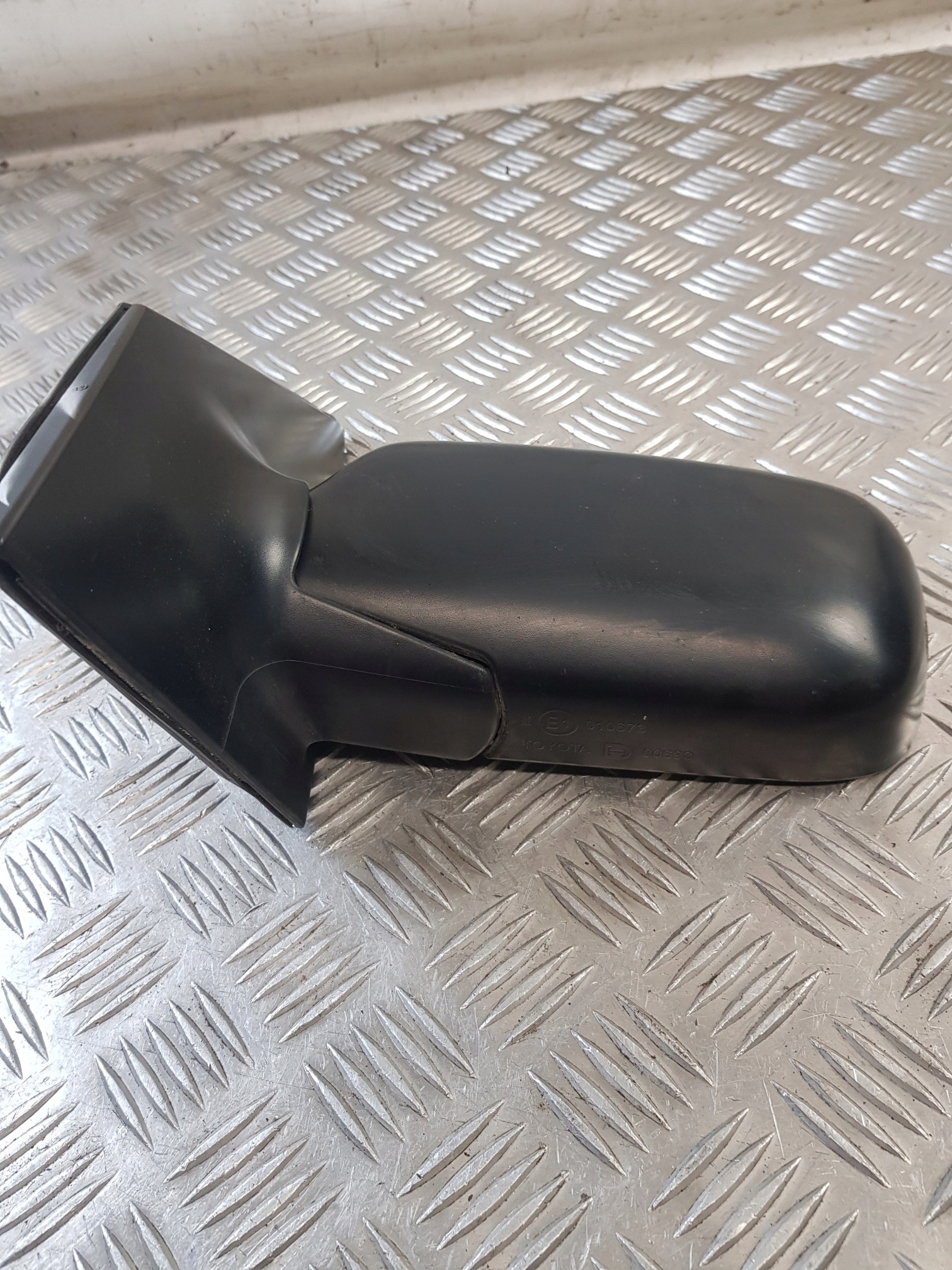 mirror left manually 879400D01000 TOYOTA YARIS and 02R