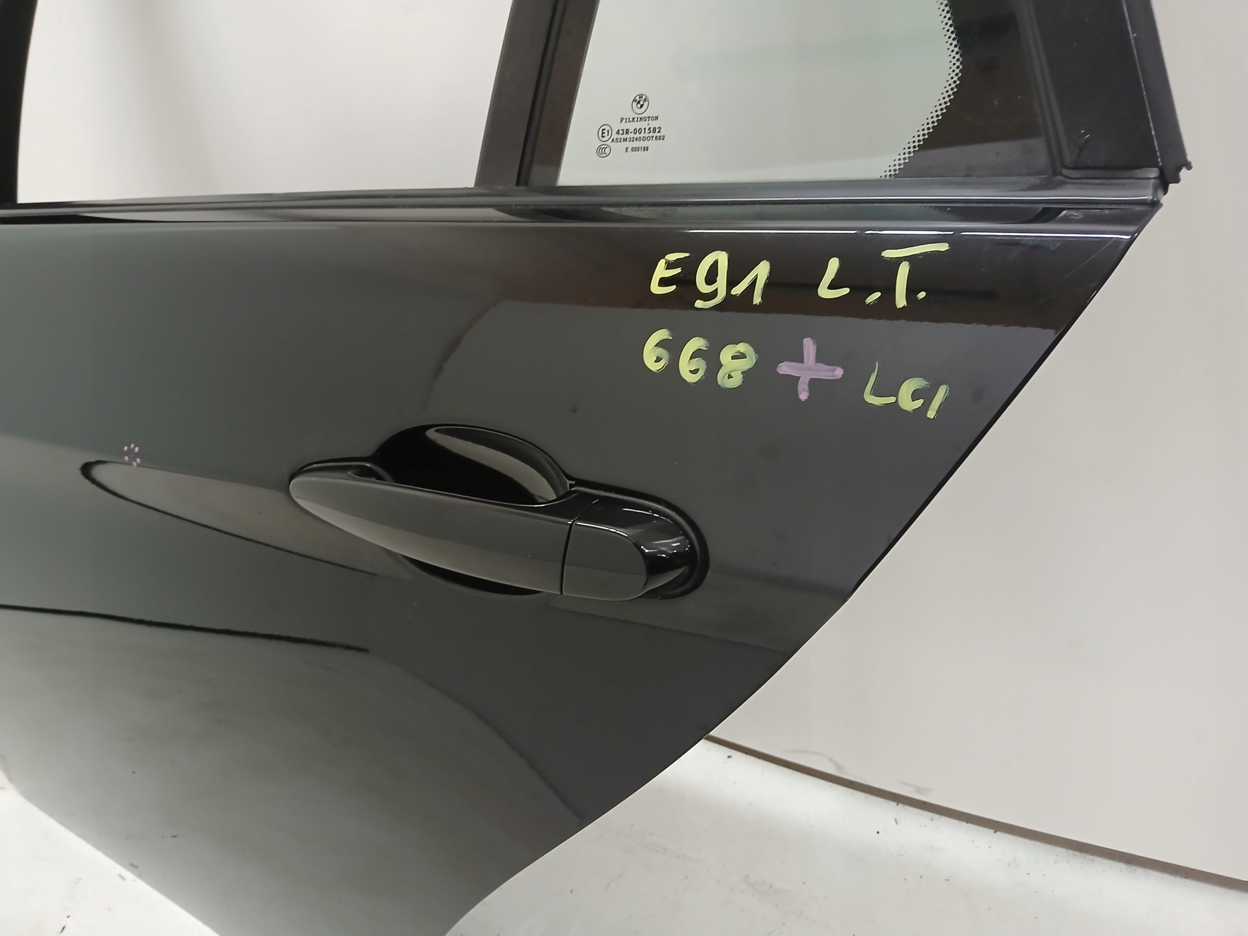 Tür links hinten BMW E91 SCHWARZ 2 668/9