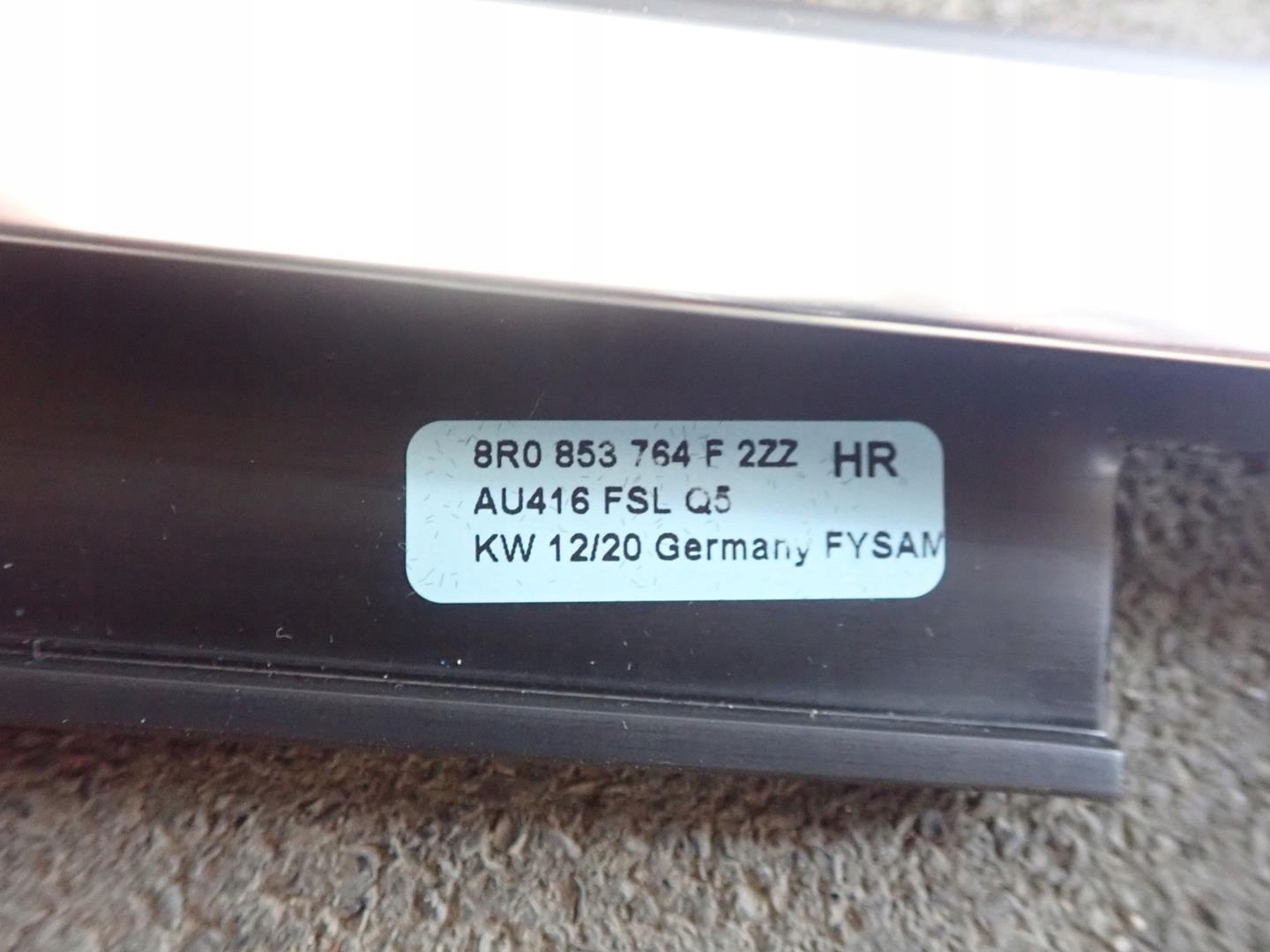 moulding dust right rear part AUDI Q5 2008- 8R