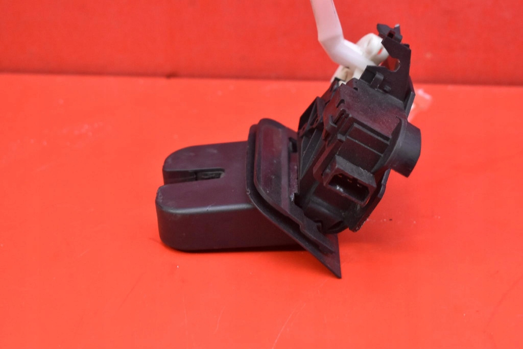 lock bonnet rear part boot 4L0827520 AUDI Q7 4L 05-09