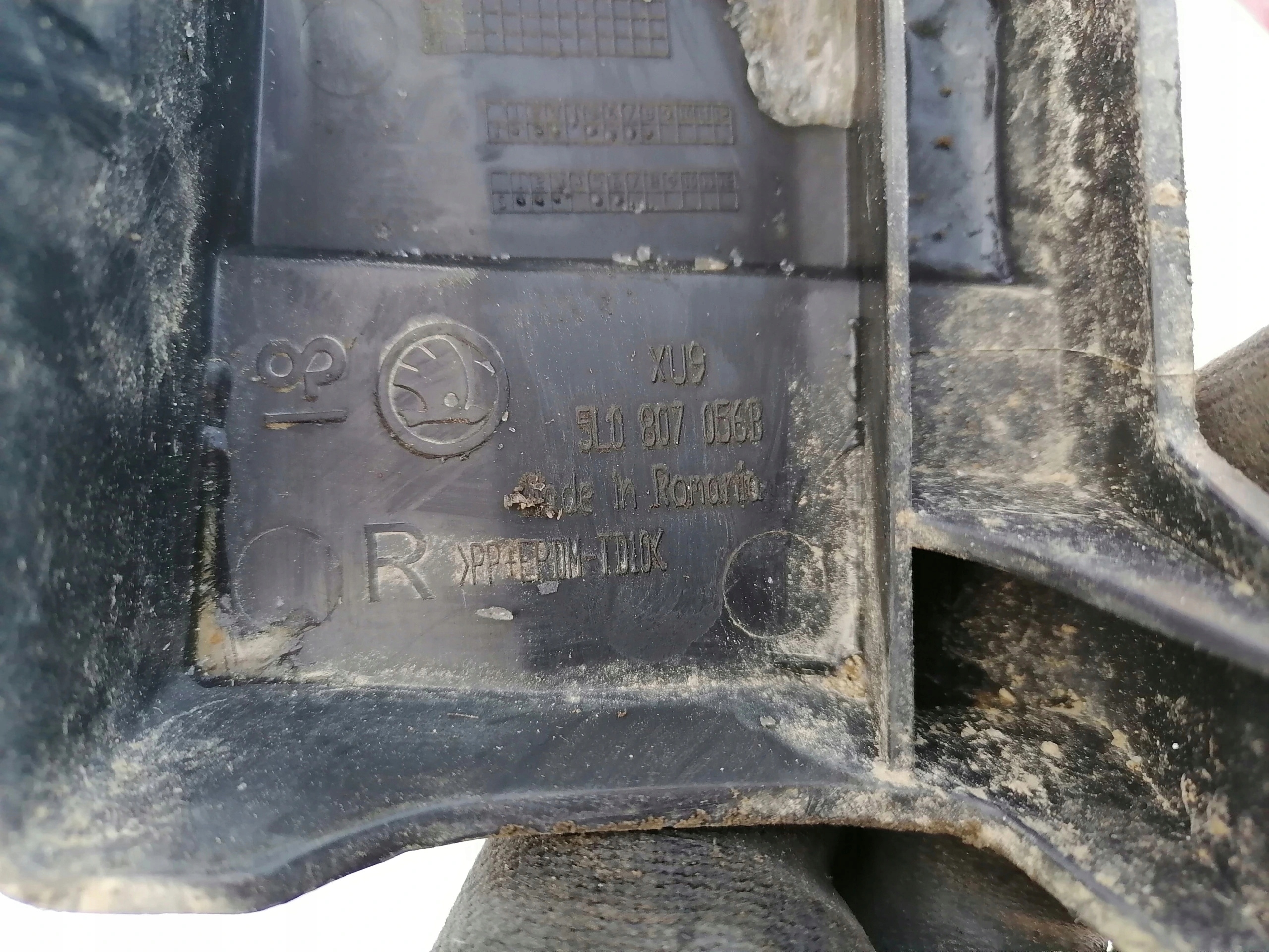 bumper bracket right front SKODA YETI 5L0807056B