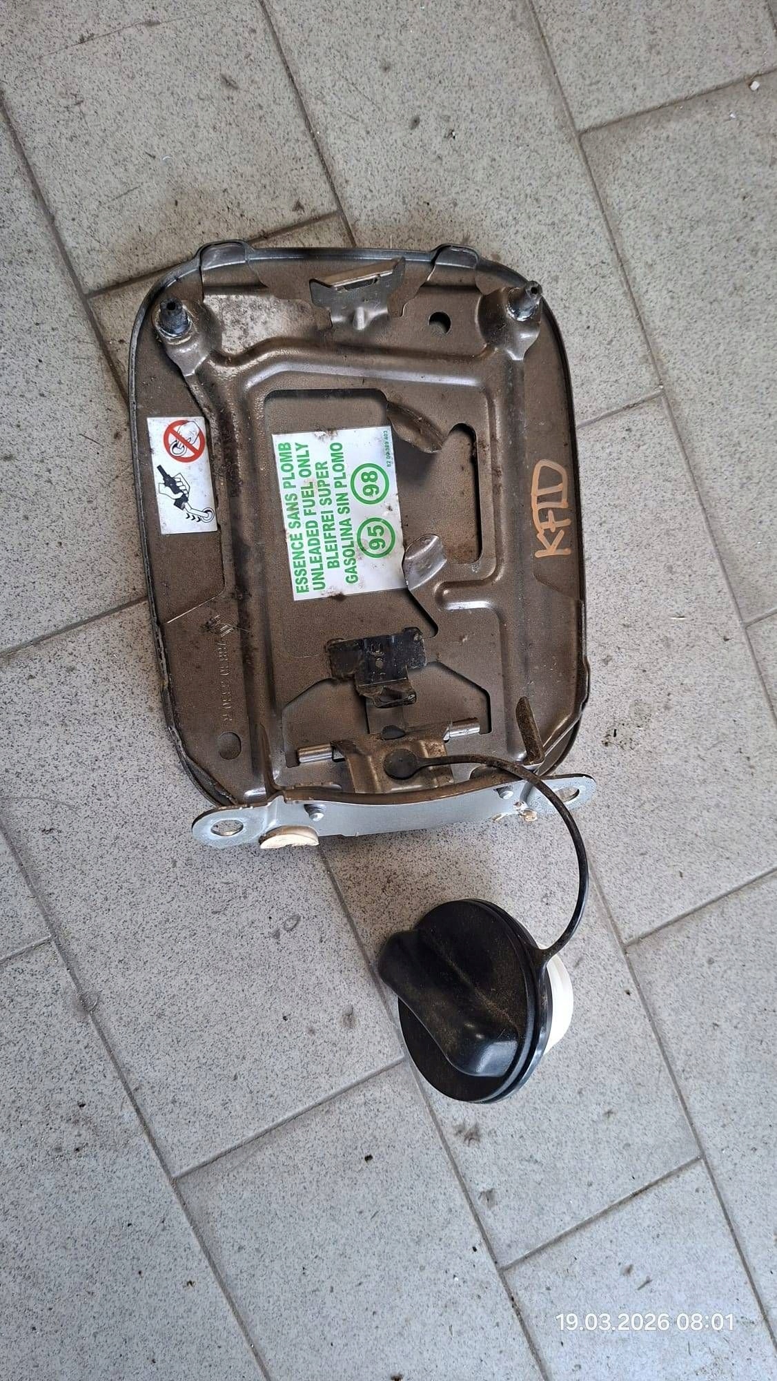 vratašca čep rezervoara goriva Renault Kadjar 788308330R