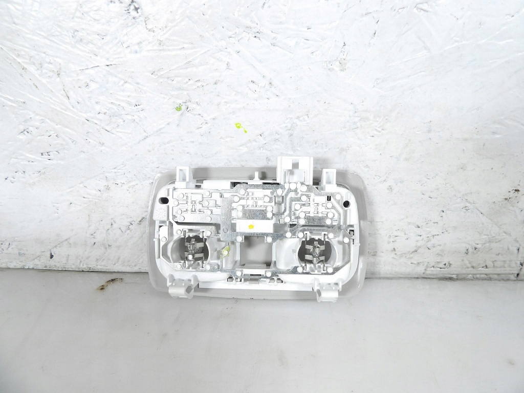 DACIA DUSTER II LIFT Feux phare Interne Avant 264302900R
