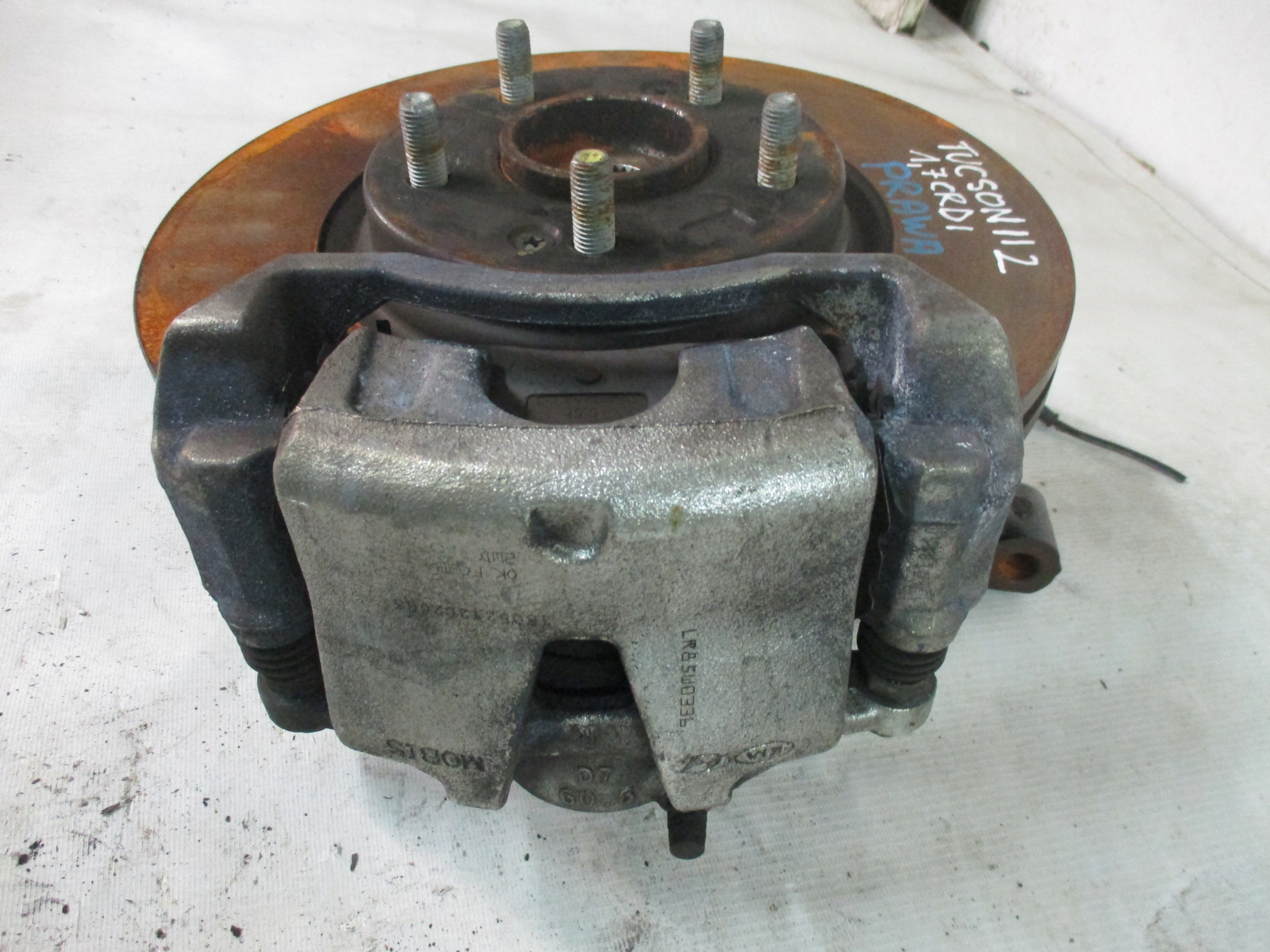 swing right Hyundai Tucson 2 1,7 CRDI 16r- 2WD
