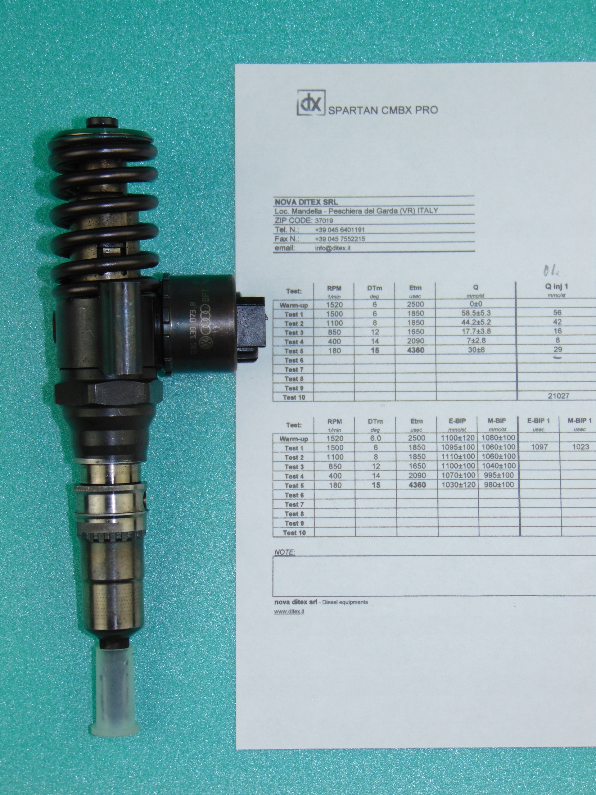 Einspritzdüsen 2,0TDI 16V BRE BLB BKD 03G130073G+ 0414720404 Original