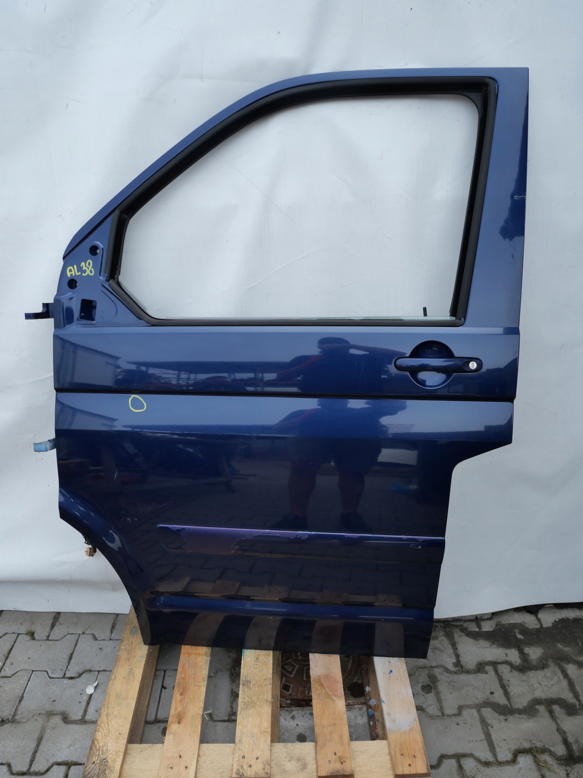 VW T5 MULTIVAN dveře levé předek
