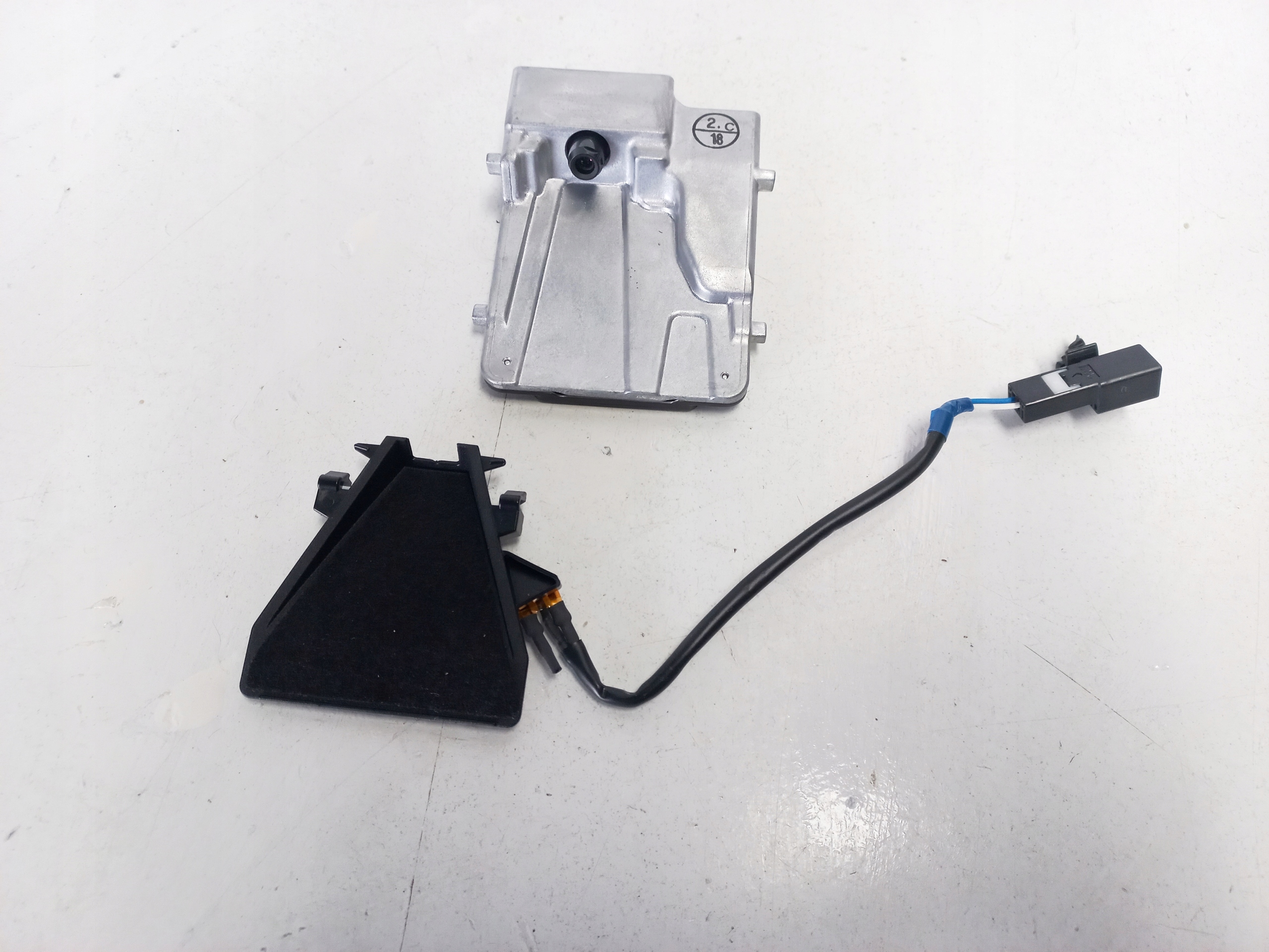 KAMERA ASYSTENT LEXUS UX 250H F SPORT 8646C-76020