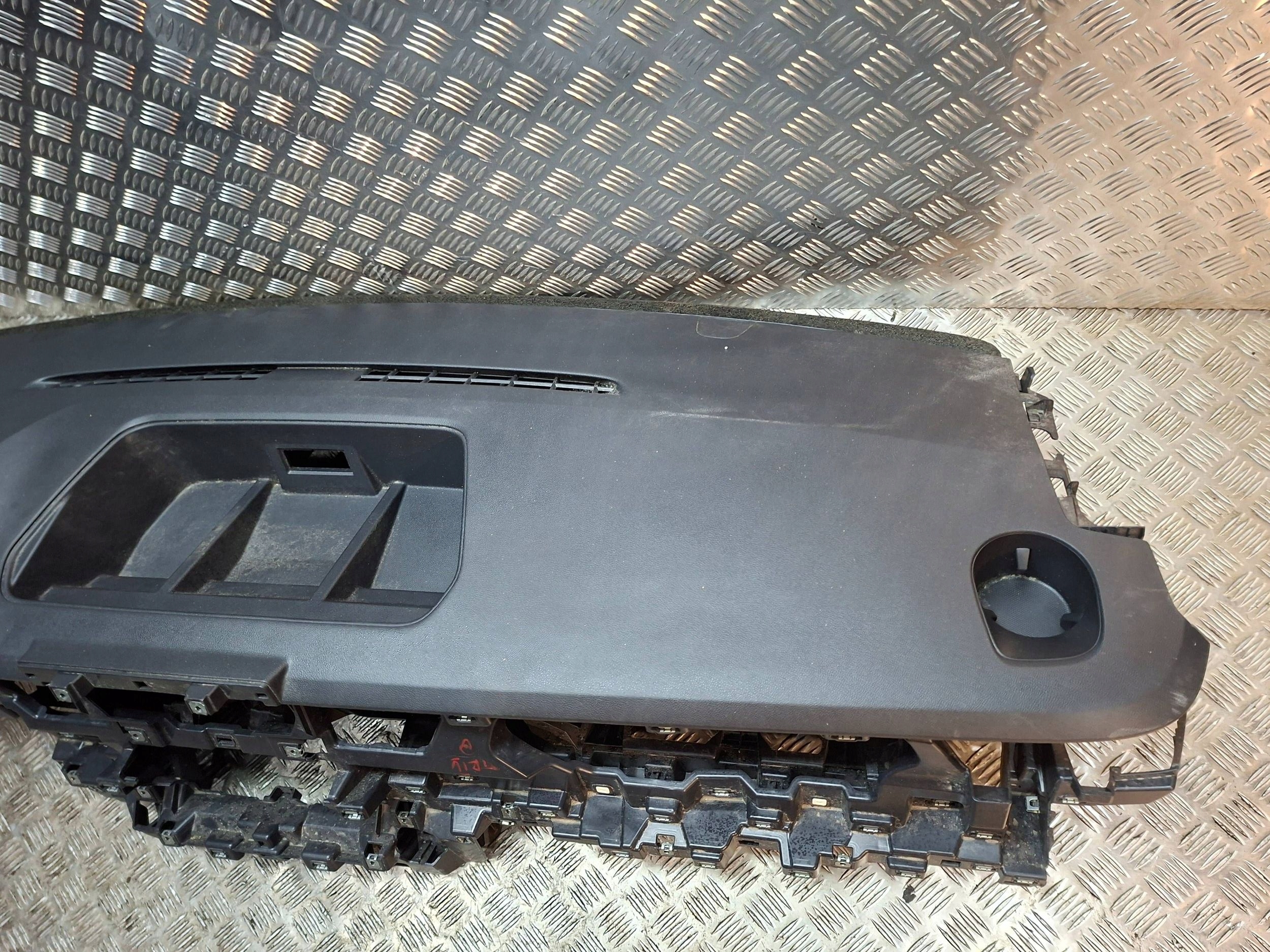 dashboard console 681004841R RENAULT TRAFIC IV 2023