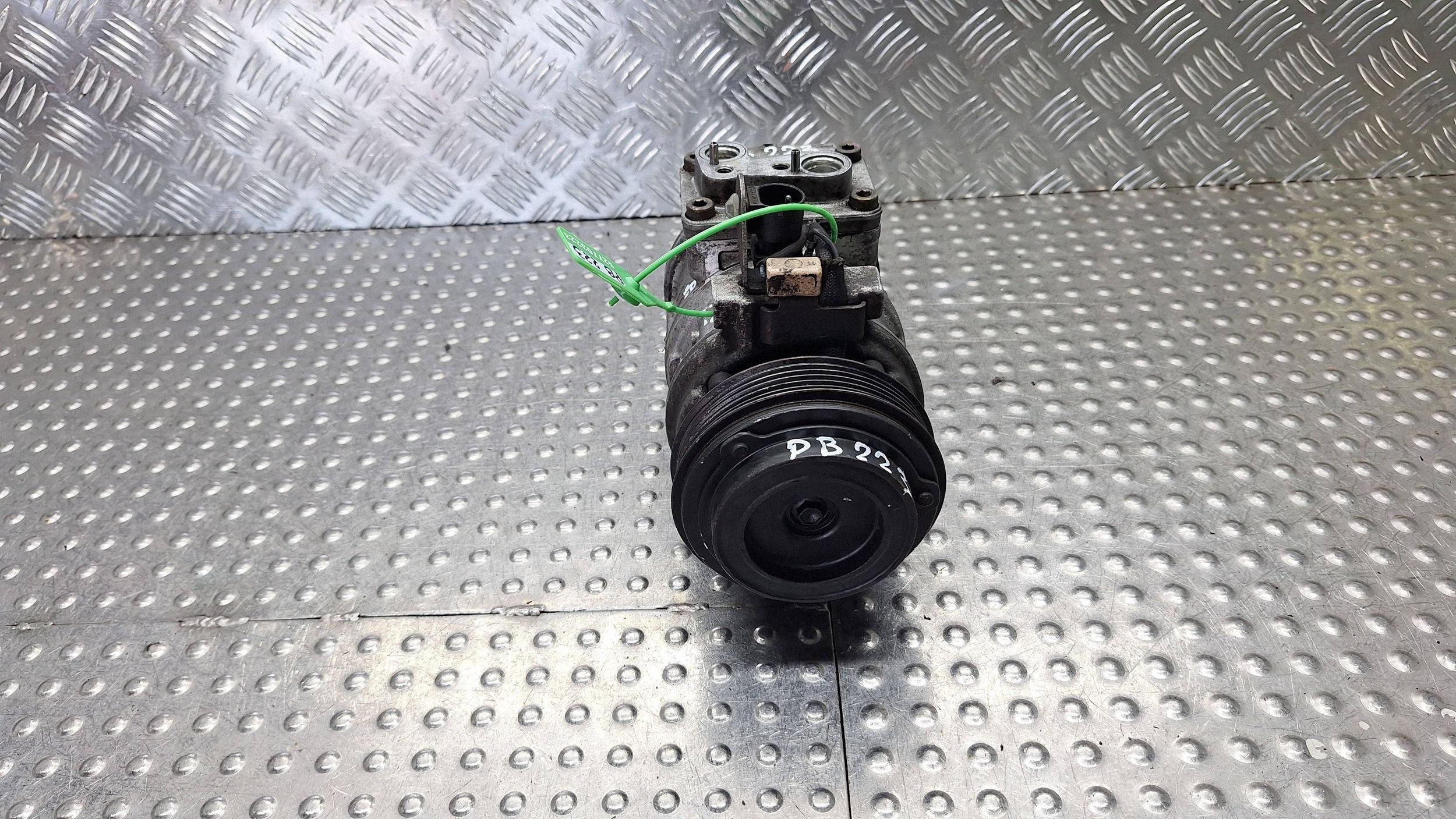 compressor of the air conditioning 447200 BMW E32 E34