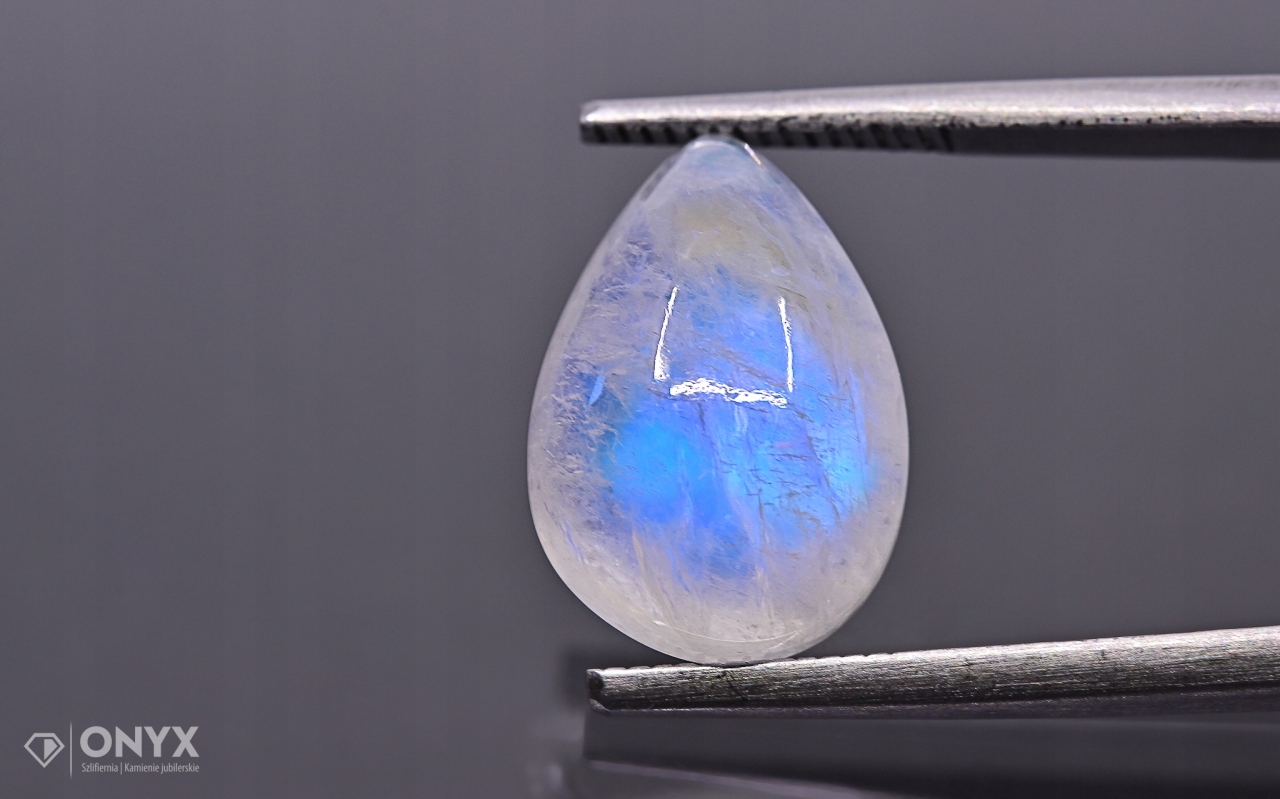 Měsíční kámen kabošon slza 14x9,5 mm