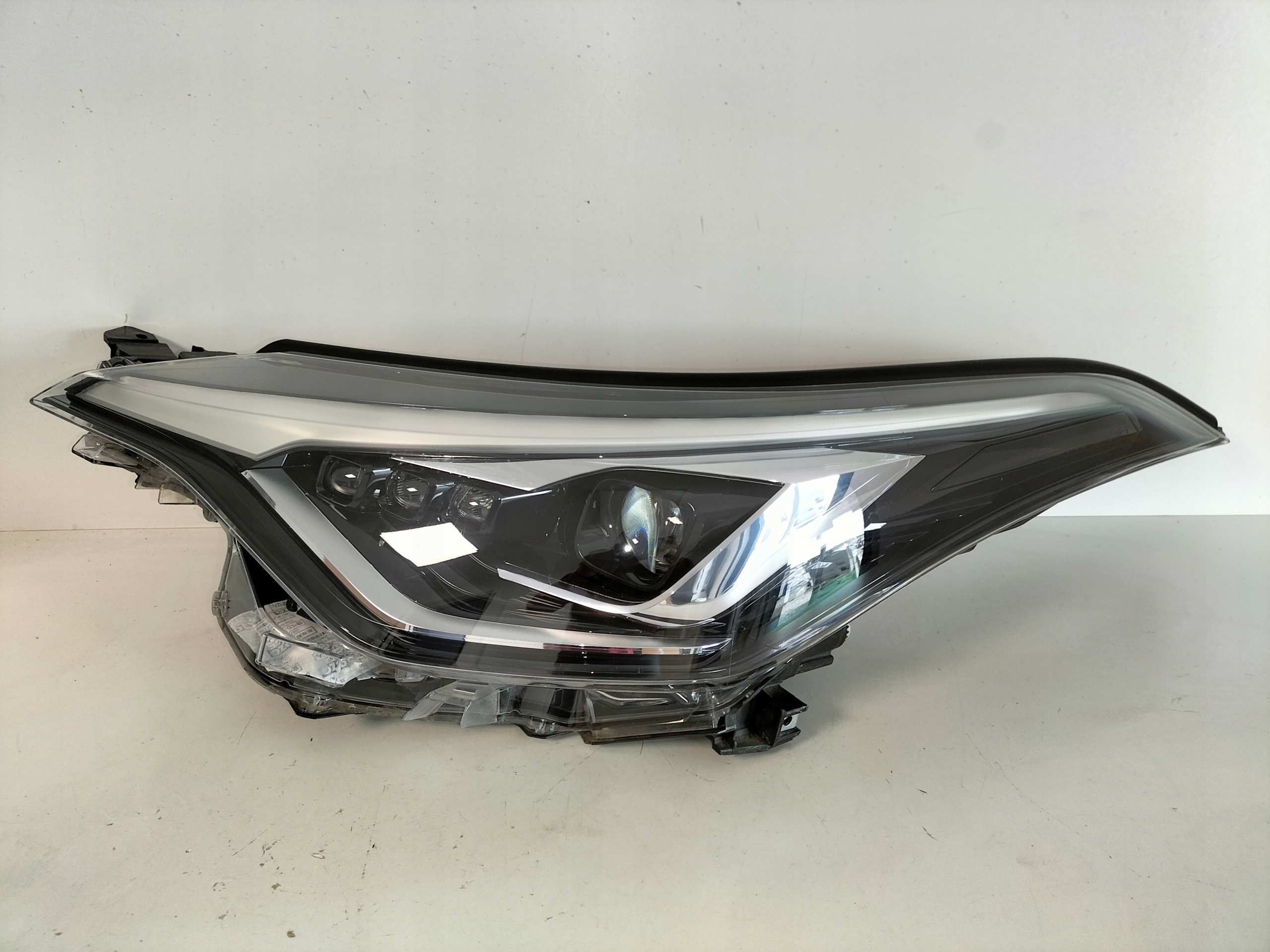 light front reflektor left TOYOTA CHR C-HR LIFT 19-23 FULL LED