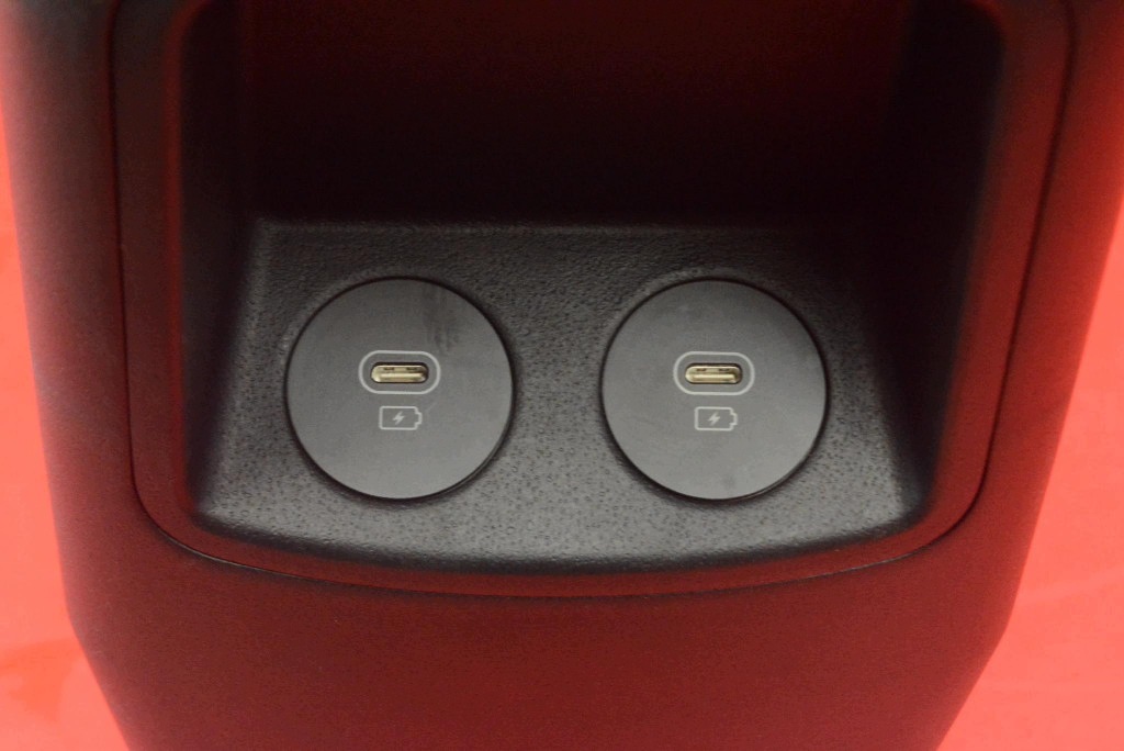 TUNEL central armrest EU 84697CV100WK KIA EV6 GT 21-24