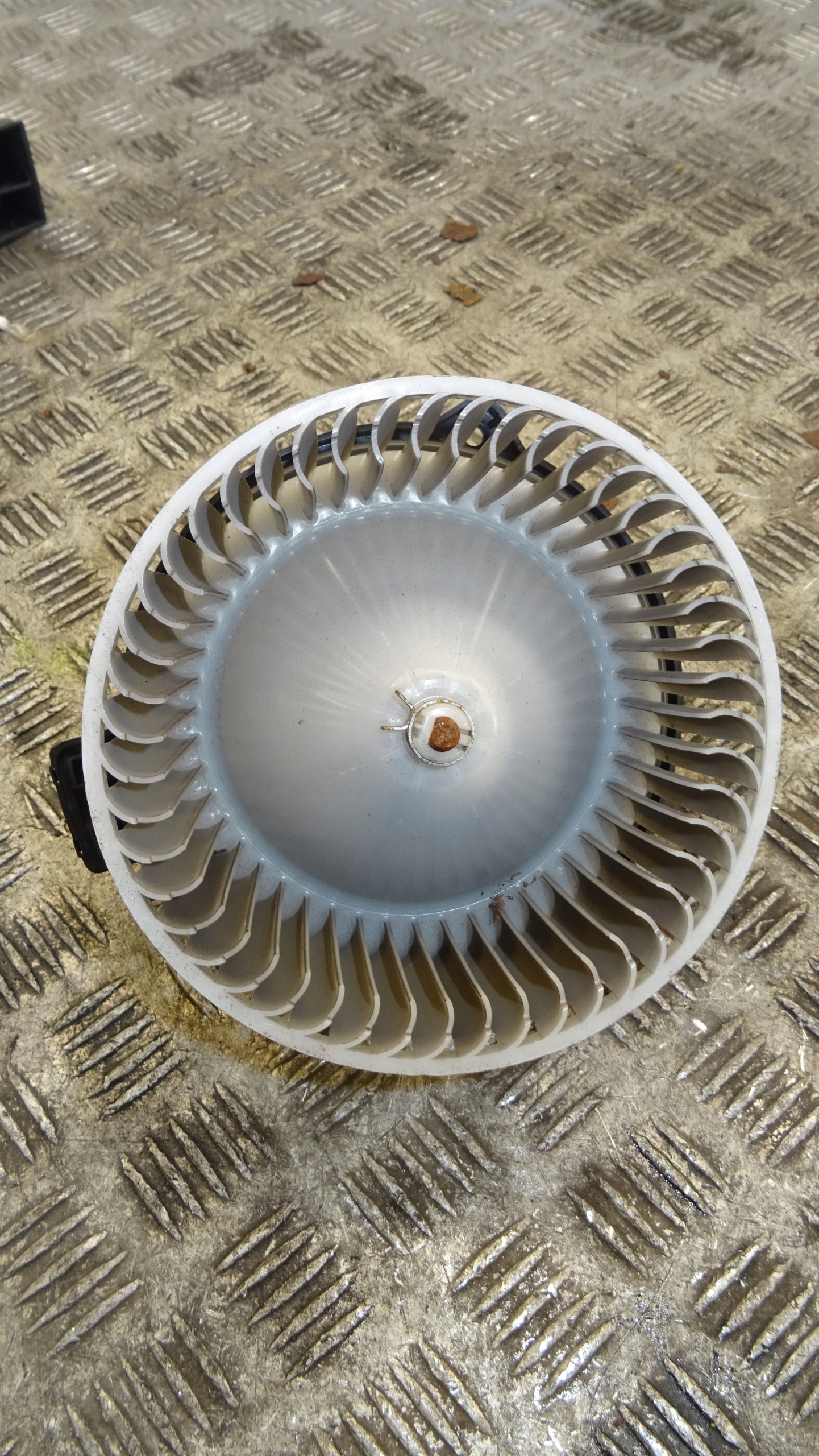 MAZDA 6 III GJ DMUCHAWA Lüfter des lüfters 8727005740