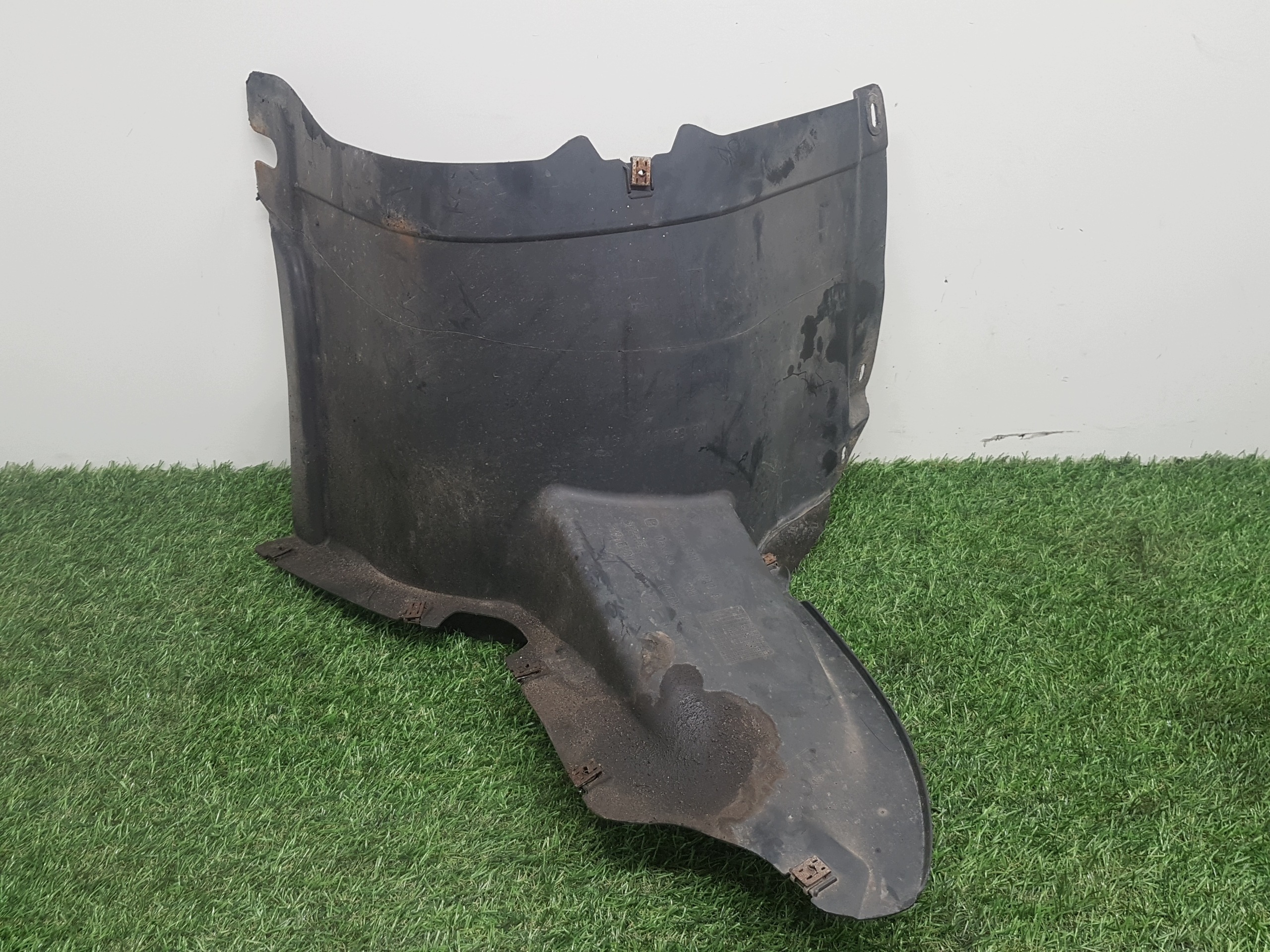 mudguard left front VOLKSWAGEN GOLF 6 1K9805911