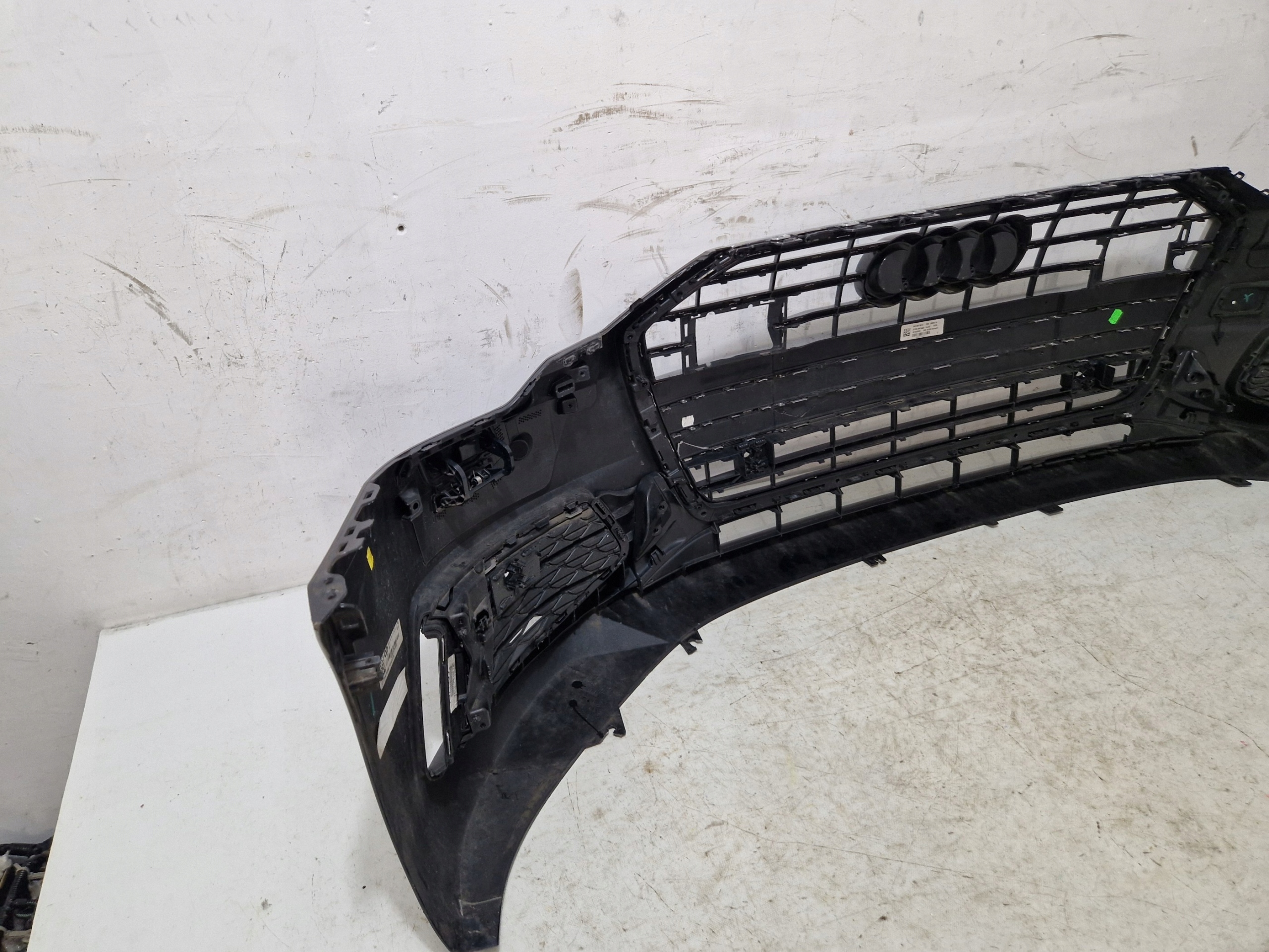 *AUDI A6 C8 4K 2019- front bumper front 4K0807437
