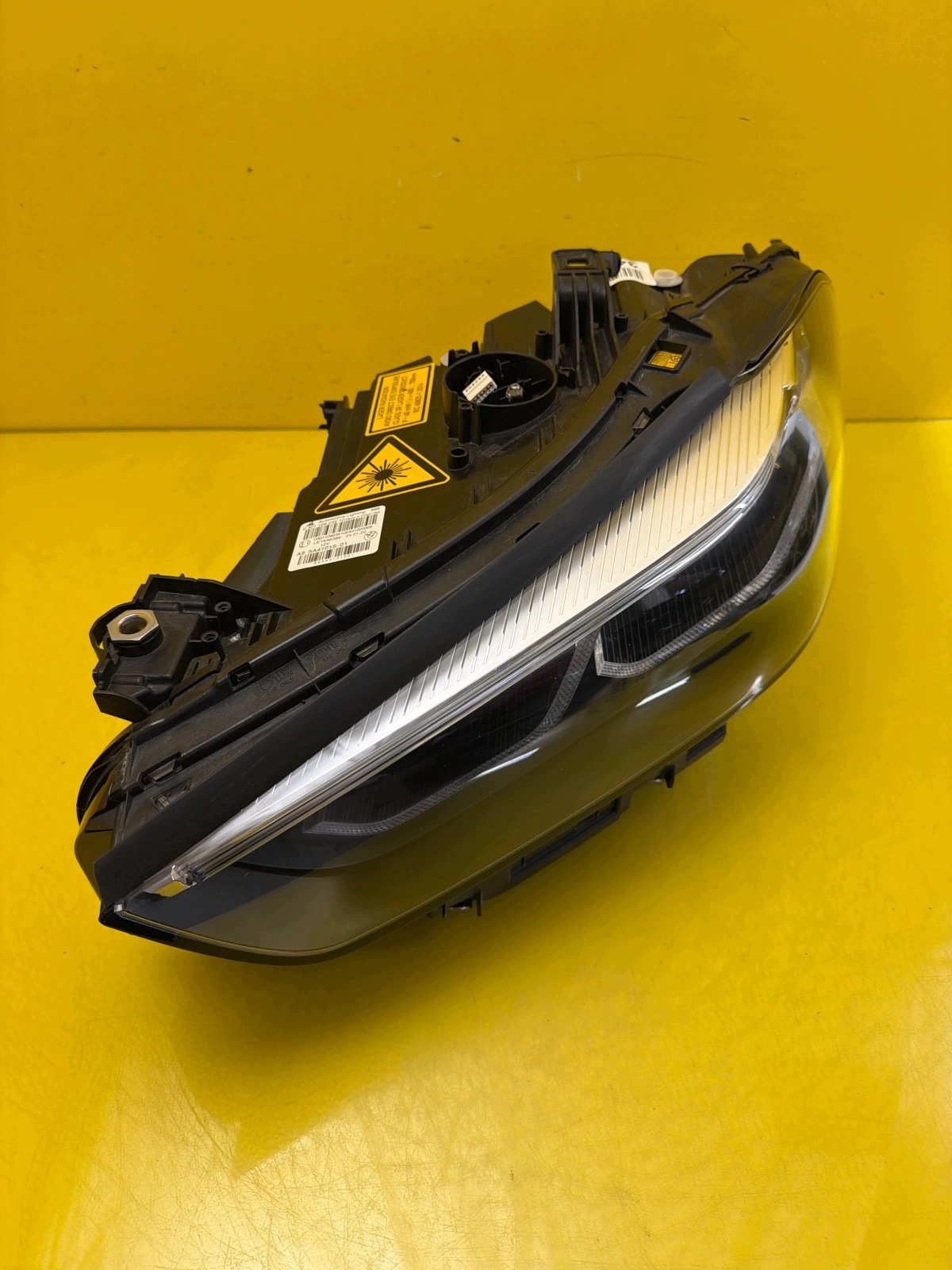 light left front BMW 8 G14 G15 Laser 5A41015-01
