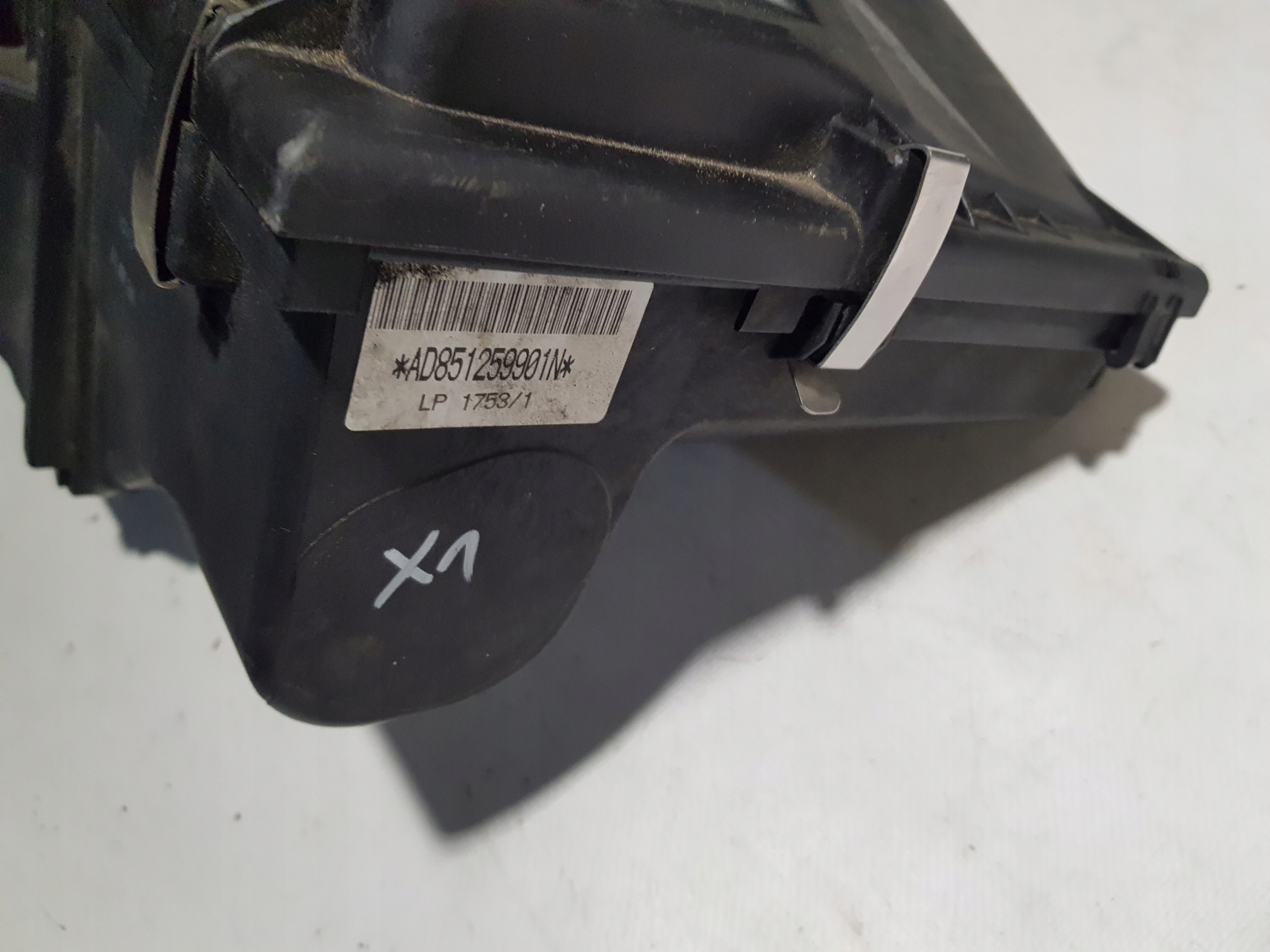 poklopač filtera zračni BMW X1 E84 E90 E91 E92 E93 2.0 D