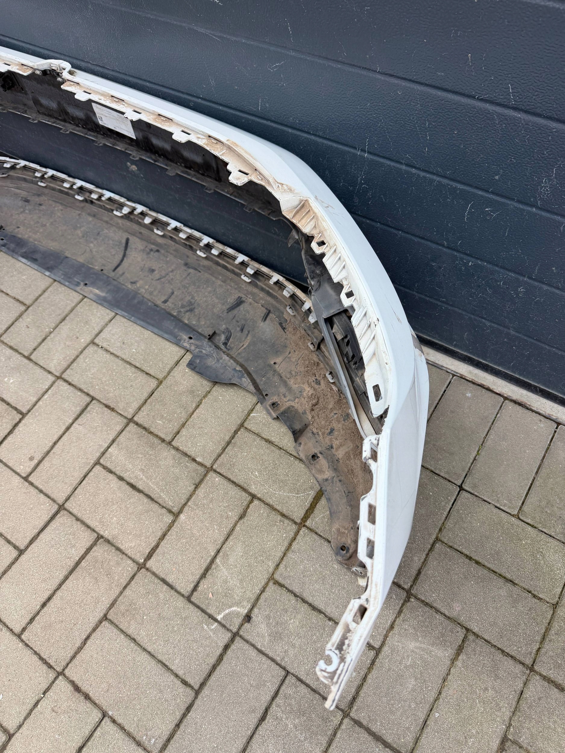 Vw Touran 16- 5TA R Line bumper front front