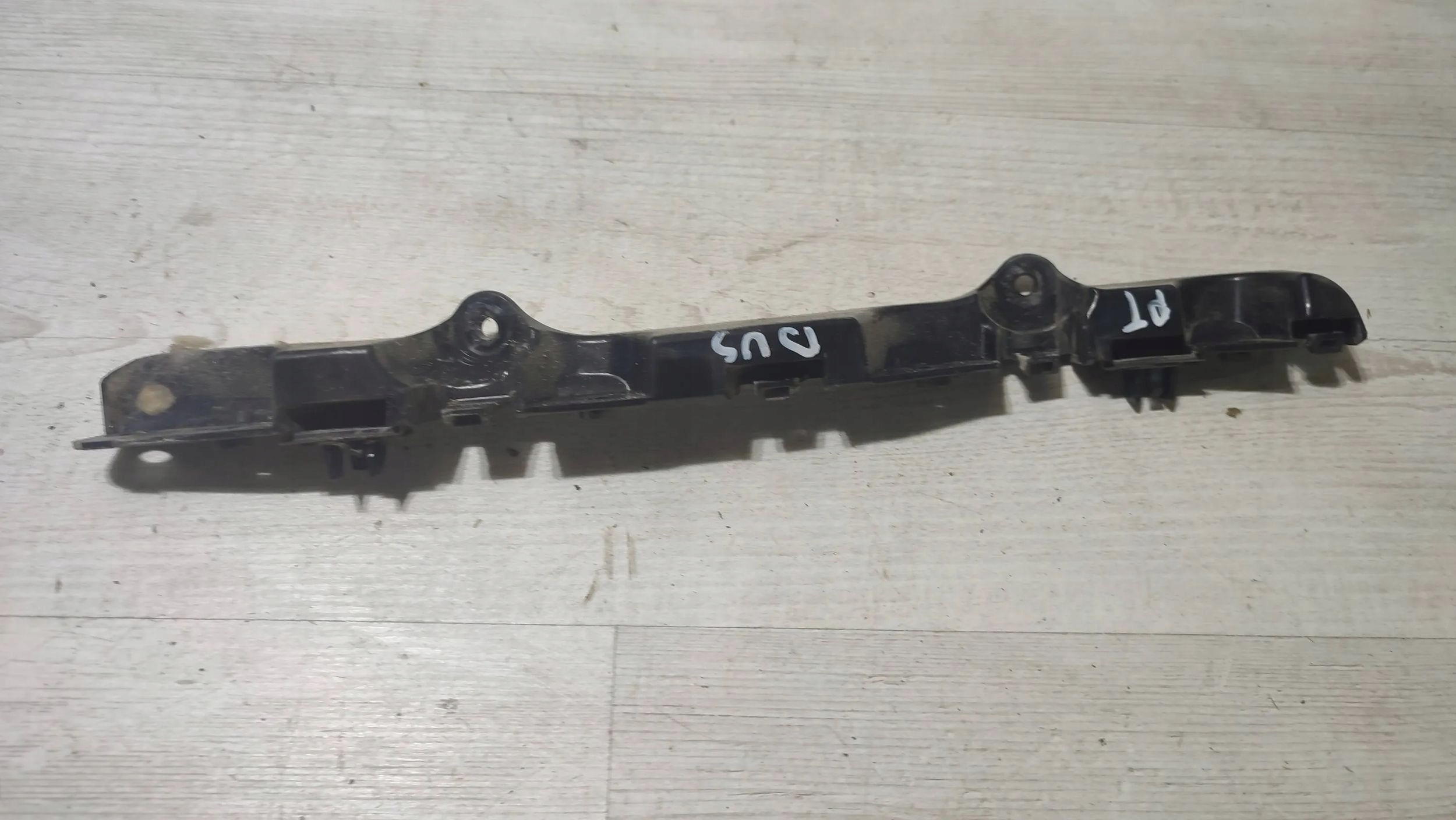 Dacia Duster II 17r 1.2 rear part side right bumper bracket