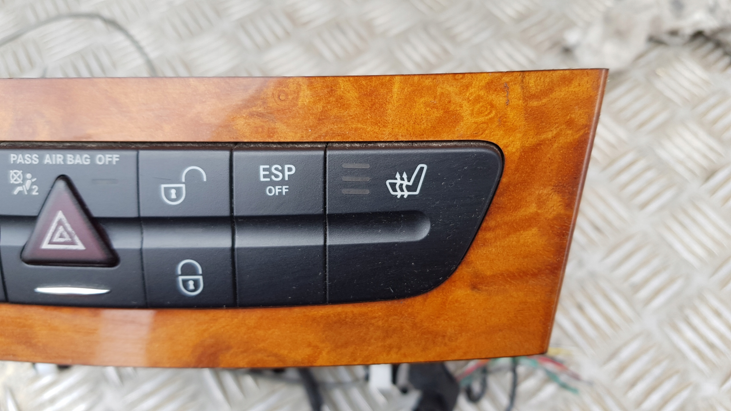 MERCEDES W211 PANEL controls GRZANE seats switch AWARYJNY