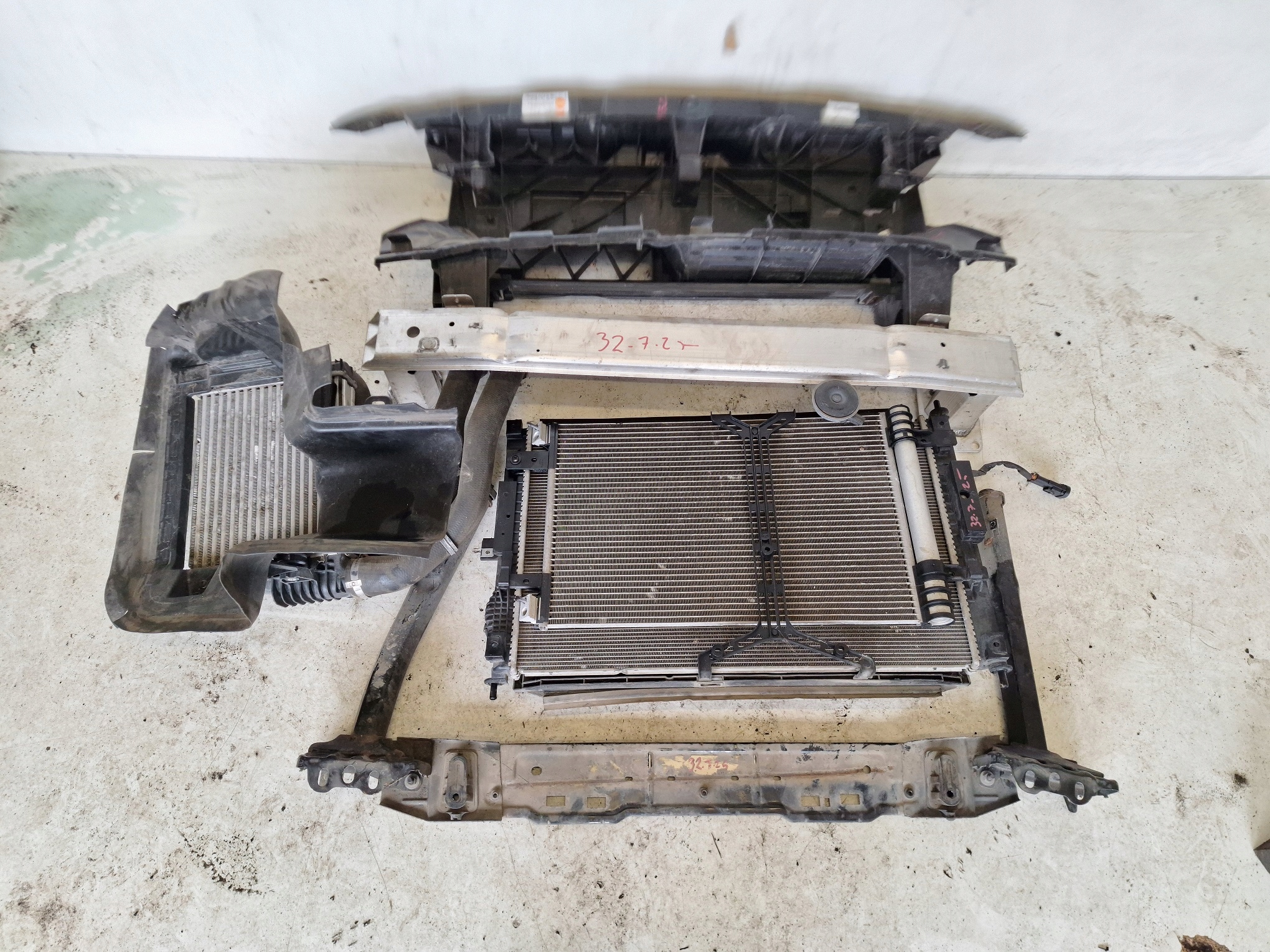 PEUGEOT EXPERT III 16-> support panel for radiators 2.0 HDI
