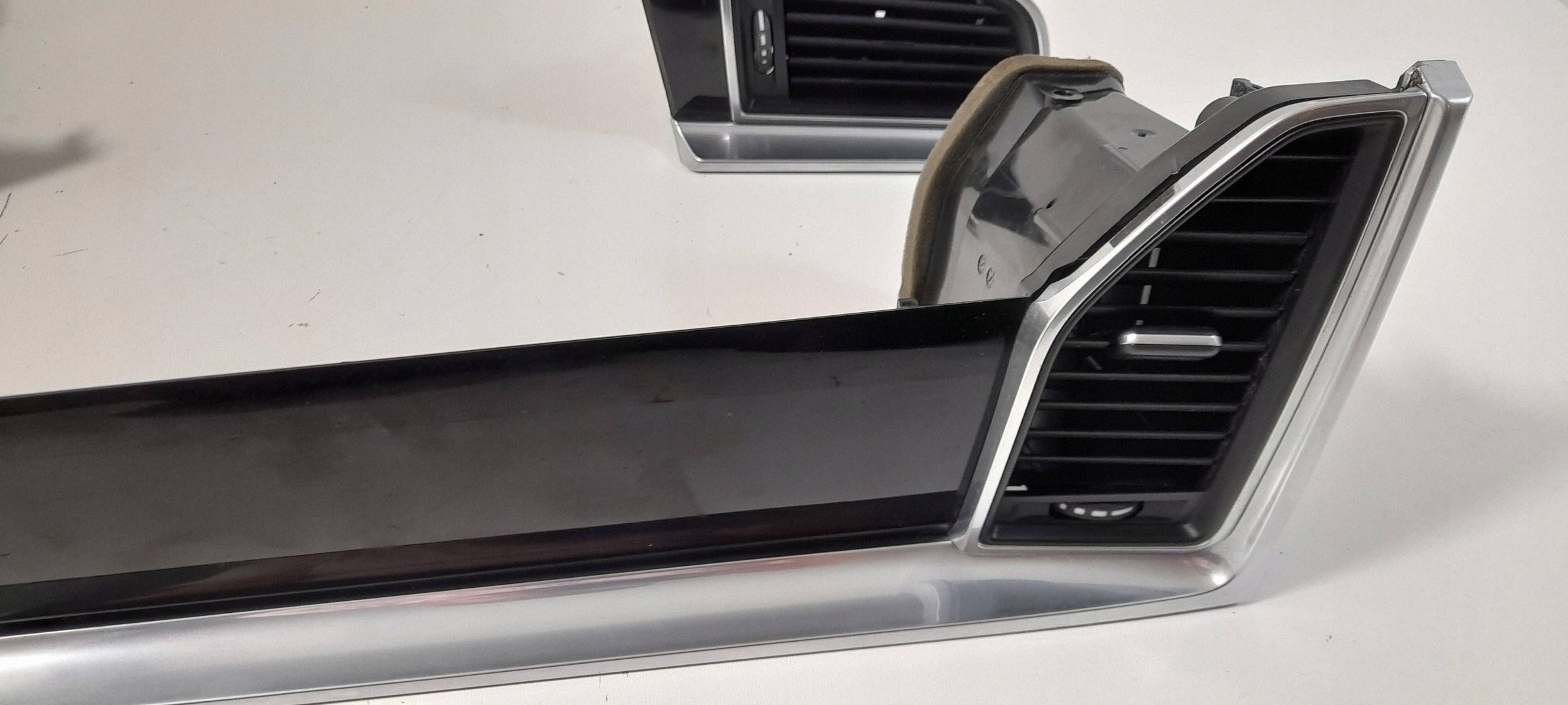 Porsche Macan 95B frame passenger compartments Dekor 95B857224 (4)