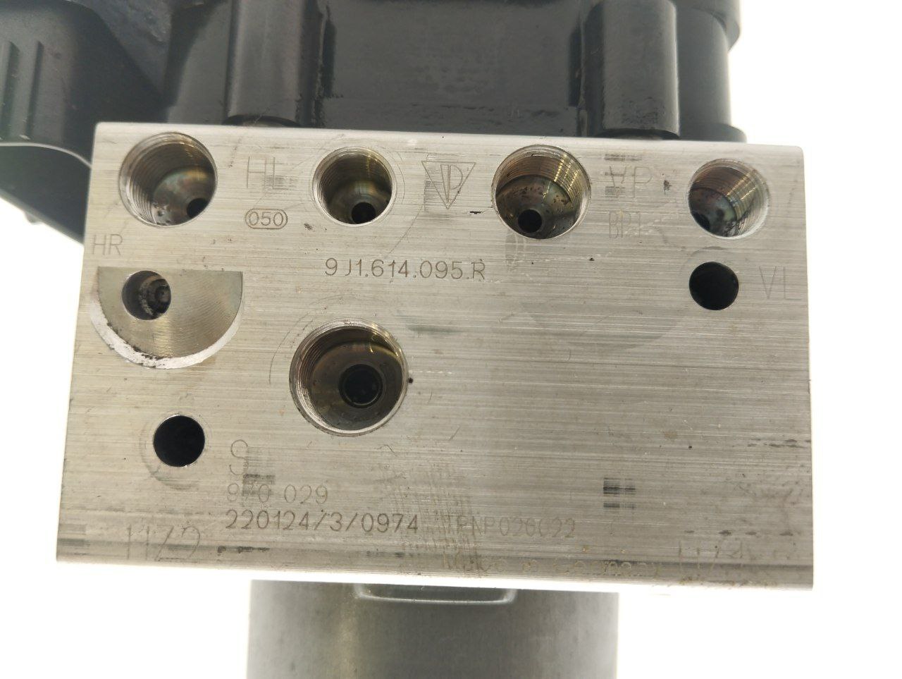 PORSCHE TAYCAN 9J1 2022 насос ABS