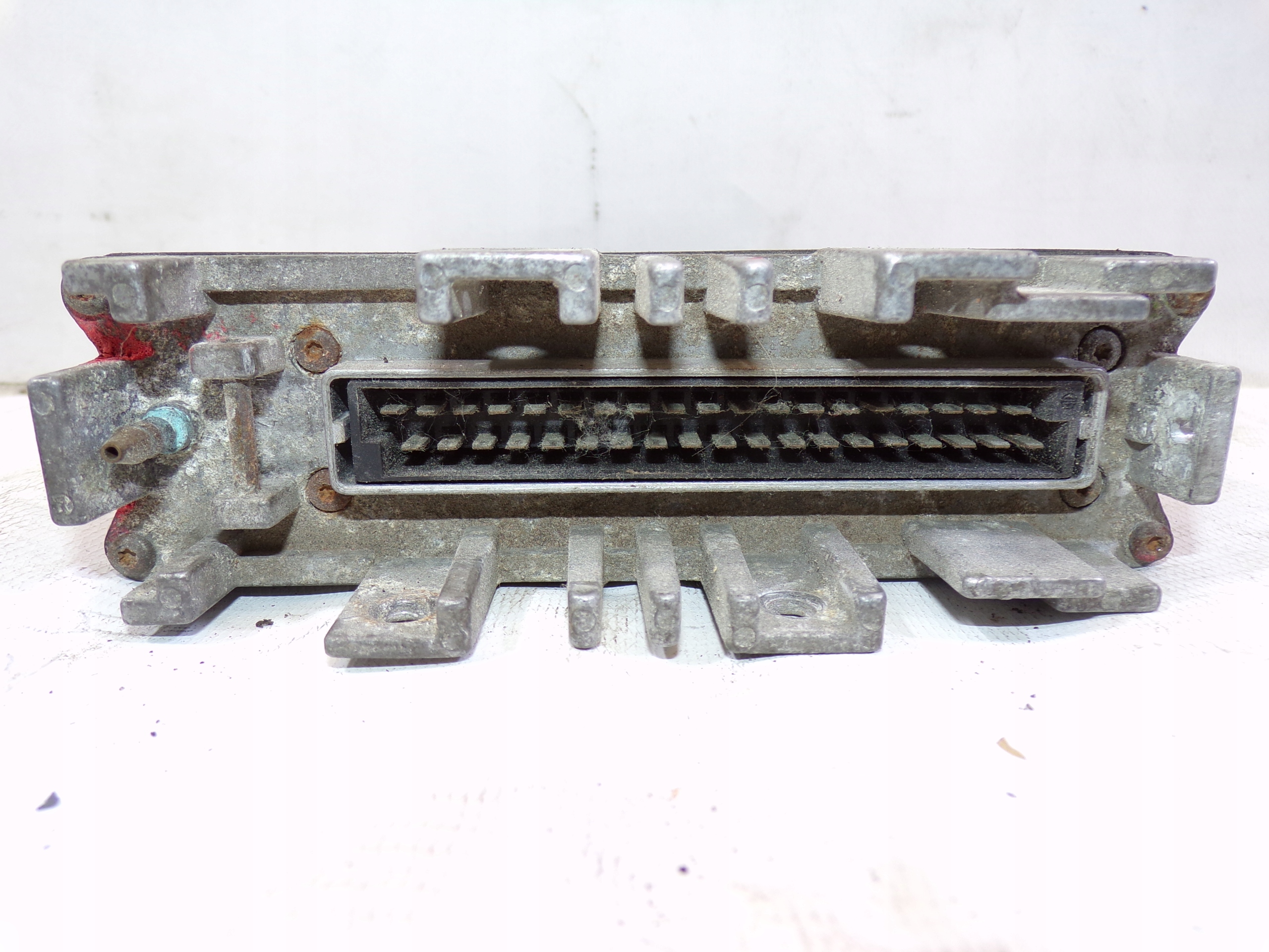 computer control unit of the engine VOLKSWAGEN TRANSPORTER T4 2.5 b 5WP4147