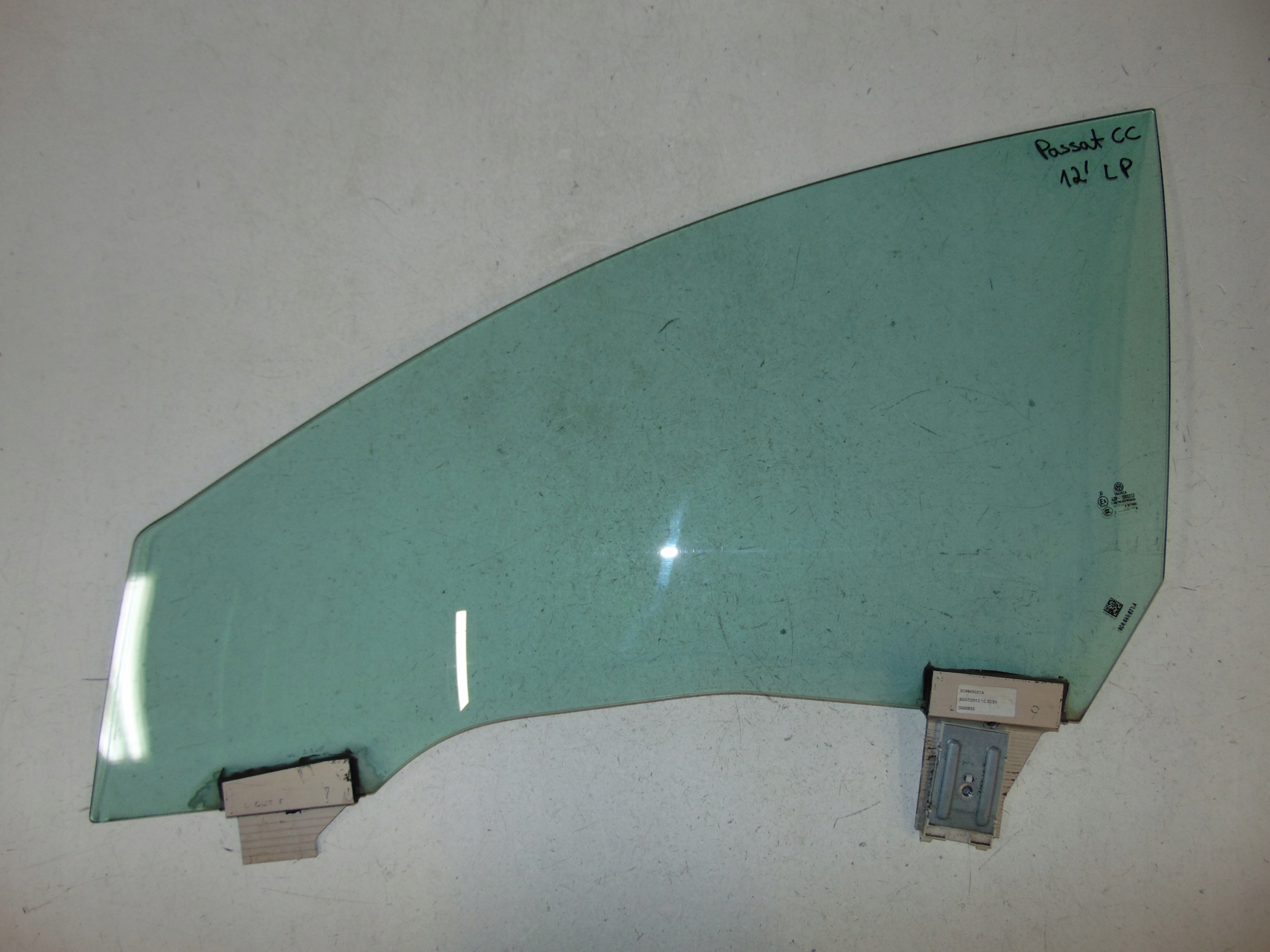 3C8845021A - стекло двери переднее левое VW PASSAT CC 2012