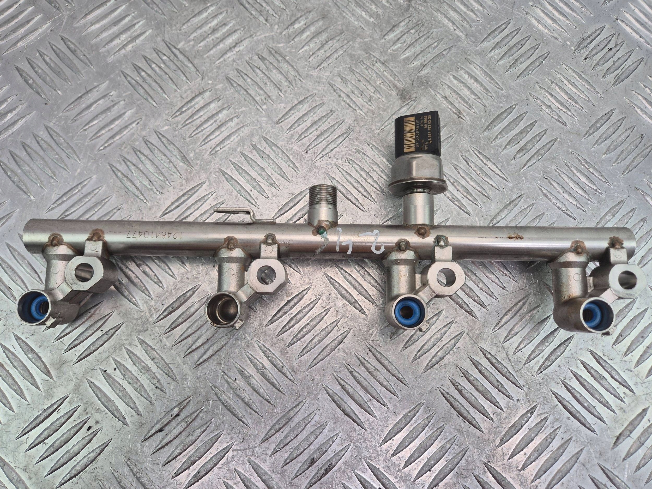 Mercedes E250 CGI W212 fuel line A2710705195