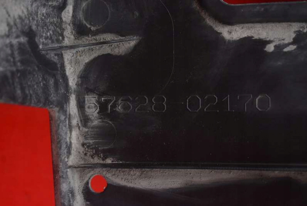 cover plastic chassis 57628-02170 TOYOTA COROLLA E21 19