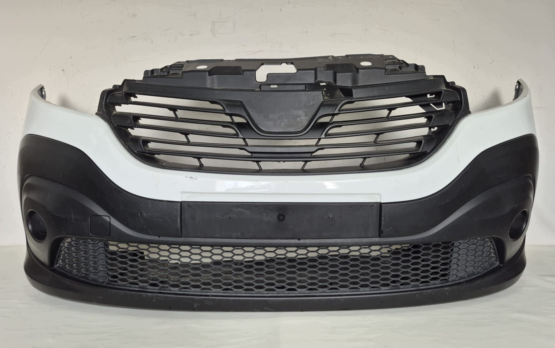 RENAULT TRAFIC III 3 14-21 bumper front front grill cover 620223380R