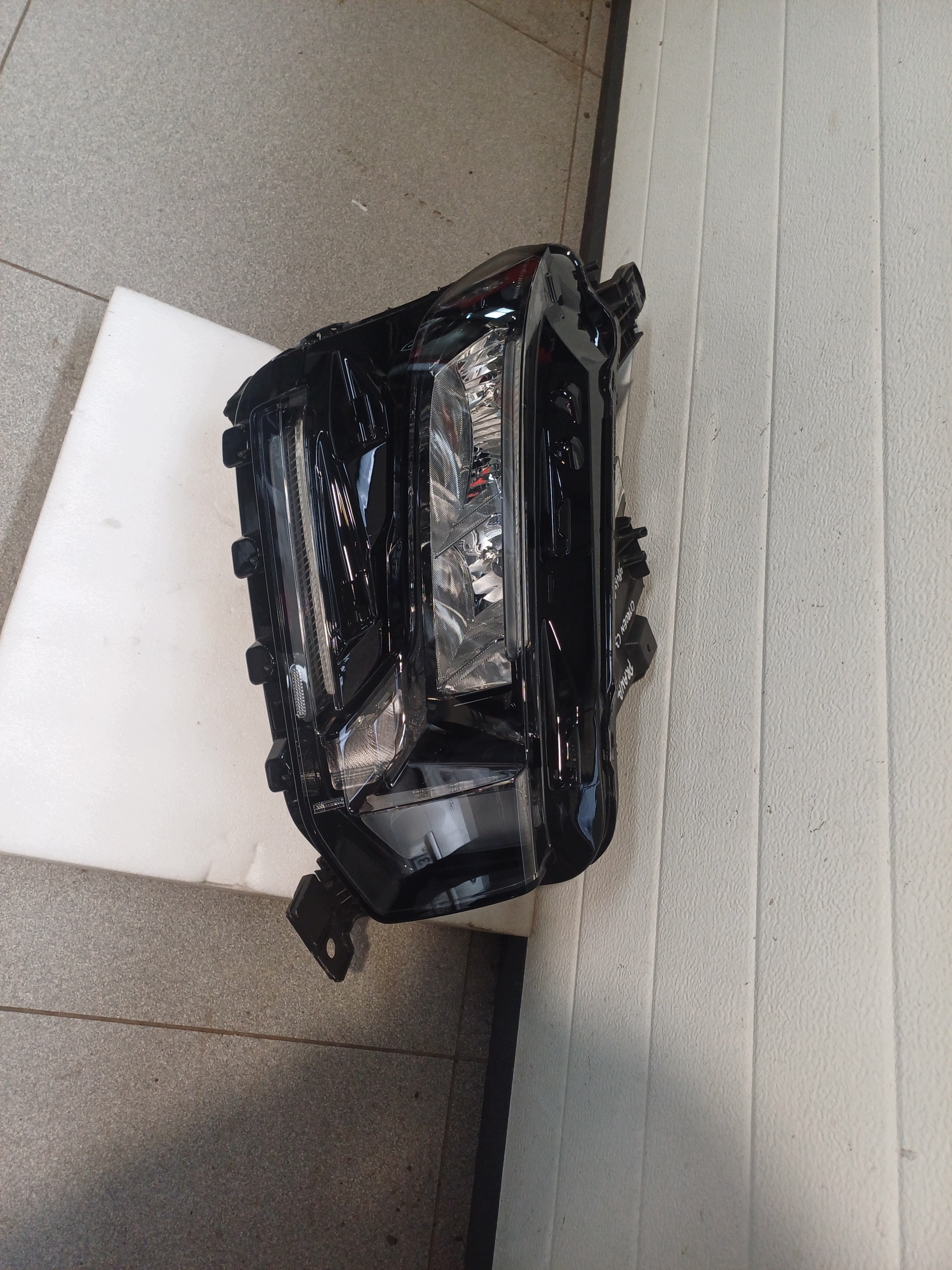light right front front CITROEN C3 IV 9846482480