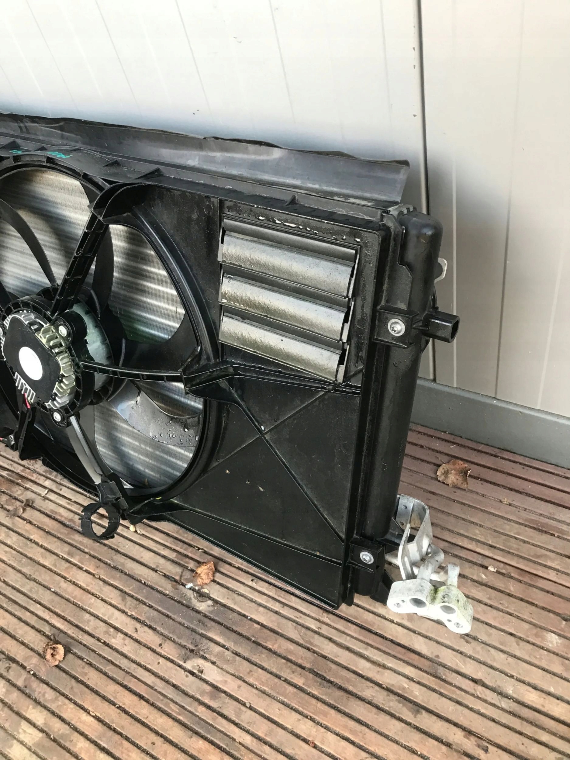 chladič ventilátor KOMPLET VW SKODA AUDI