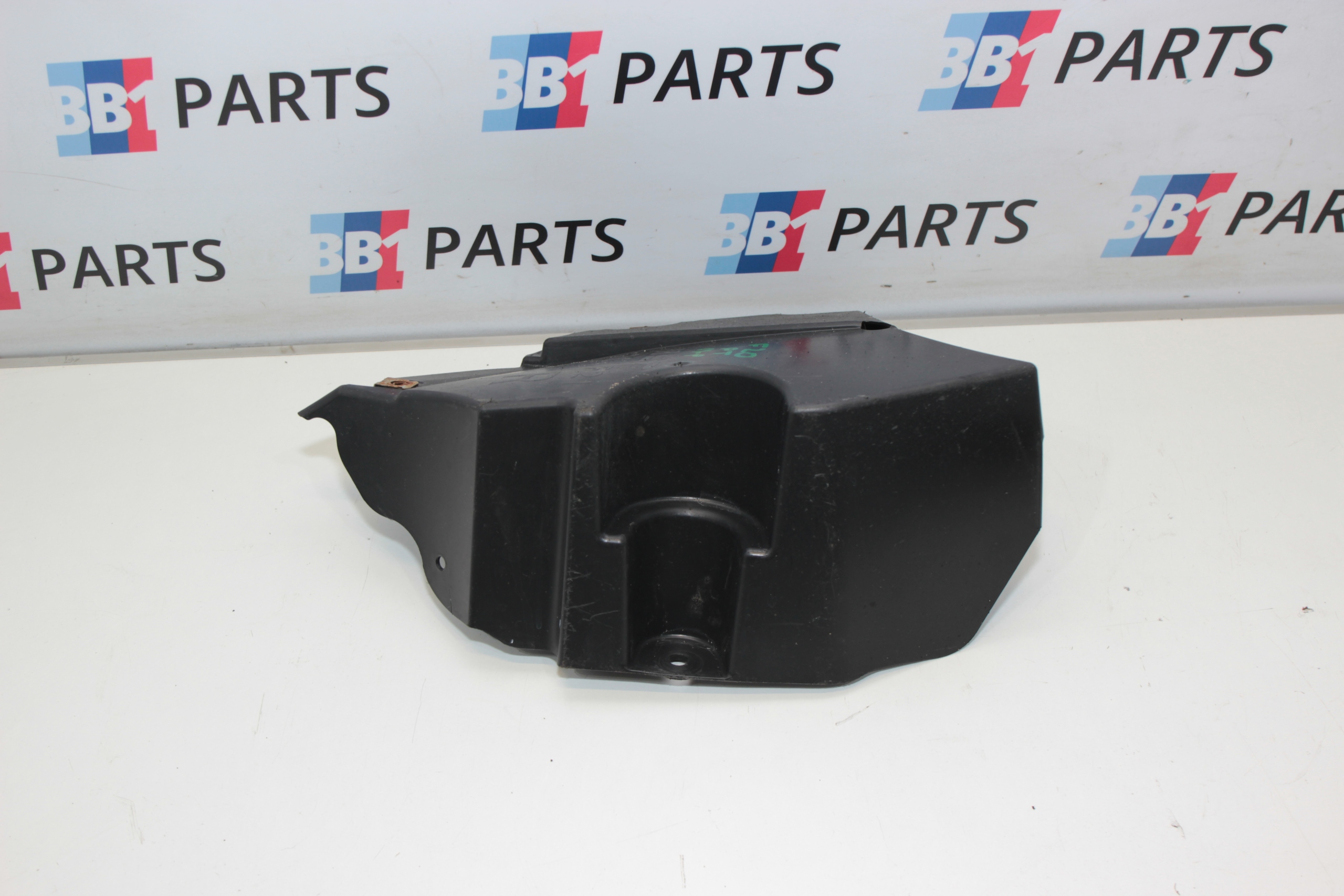 BMW F20 cover chassis right rear part m-packet 8055220