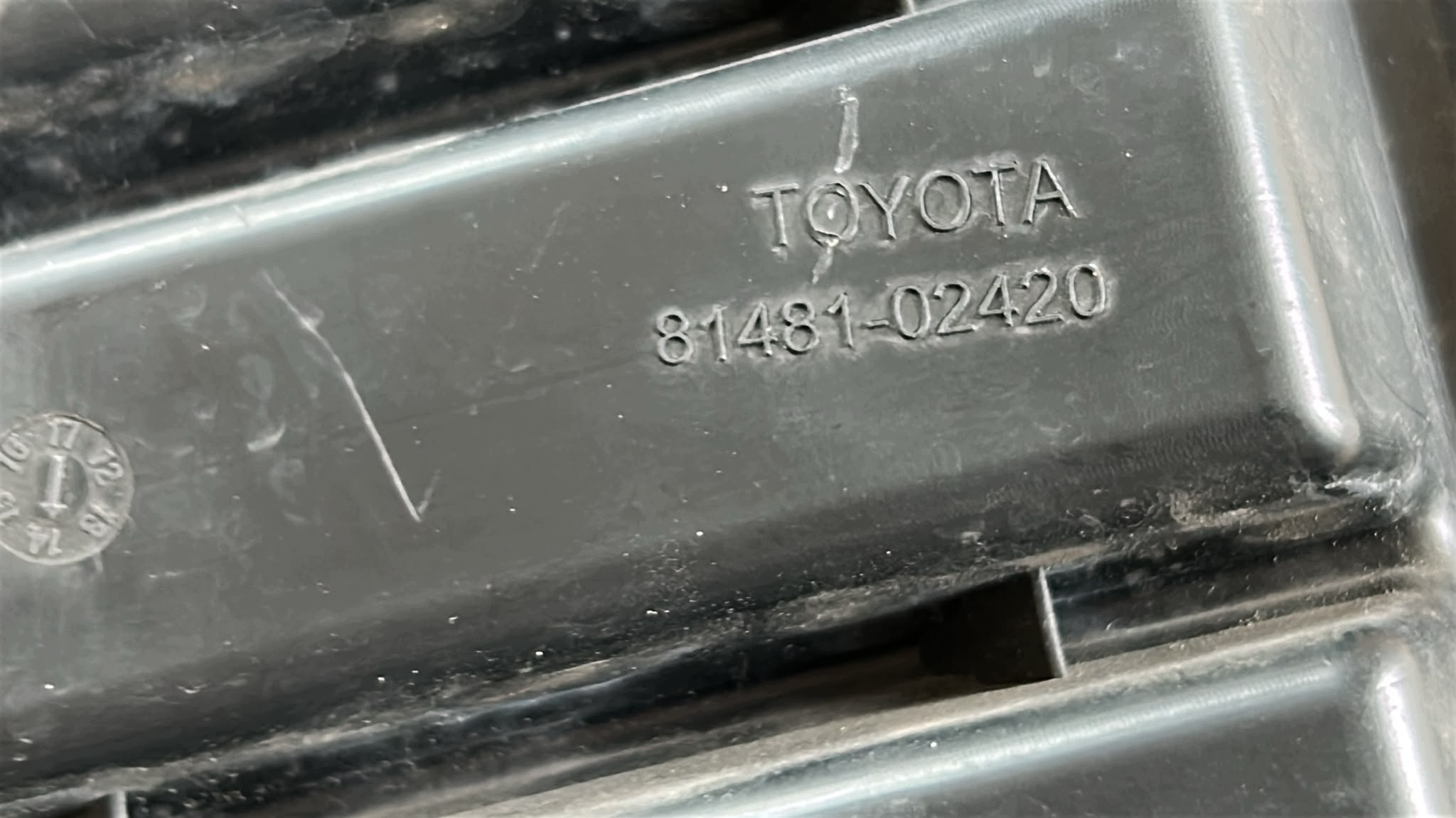 grid spoiler of a bumper fog lights CHROM right front TOYOTA COROLLA E16 E18
