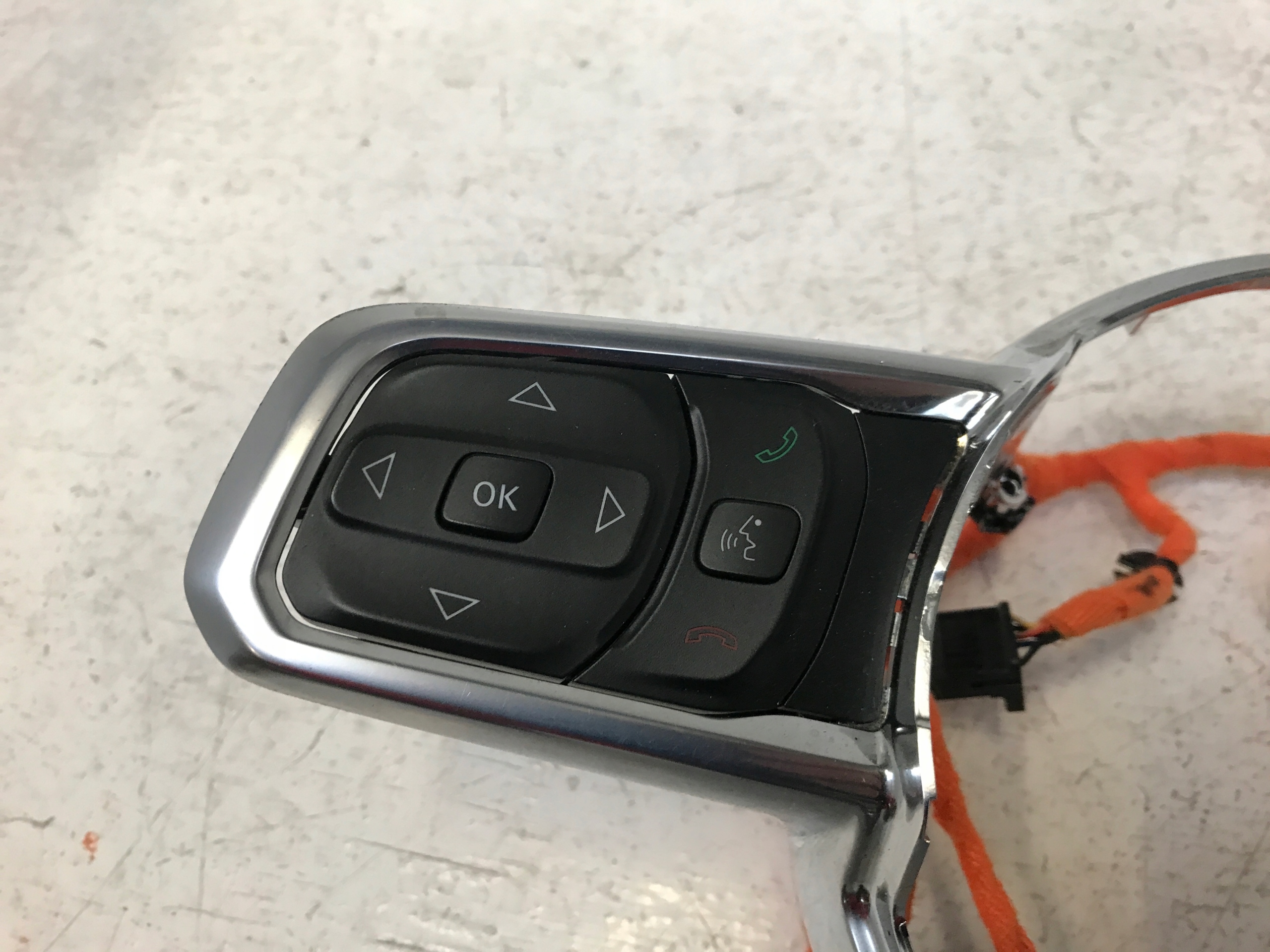 JEEP WRANGLER JL PRZEŁĄCZNIK KIEROWNICY MULTIFUNKCJA PRZYCISKI RAMKA Producent części Jeep OE