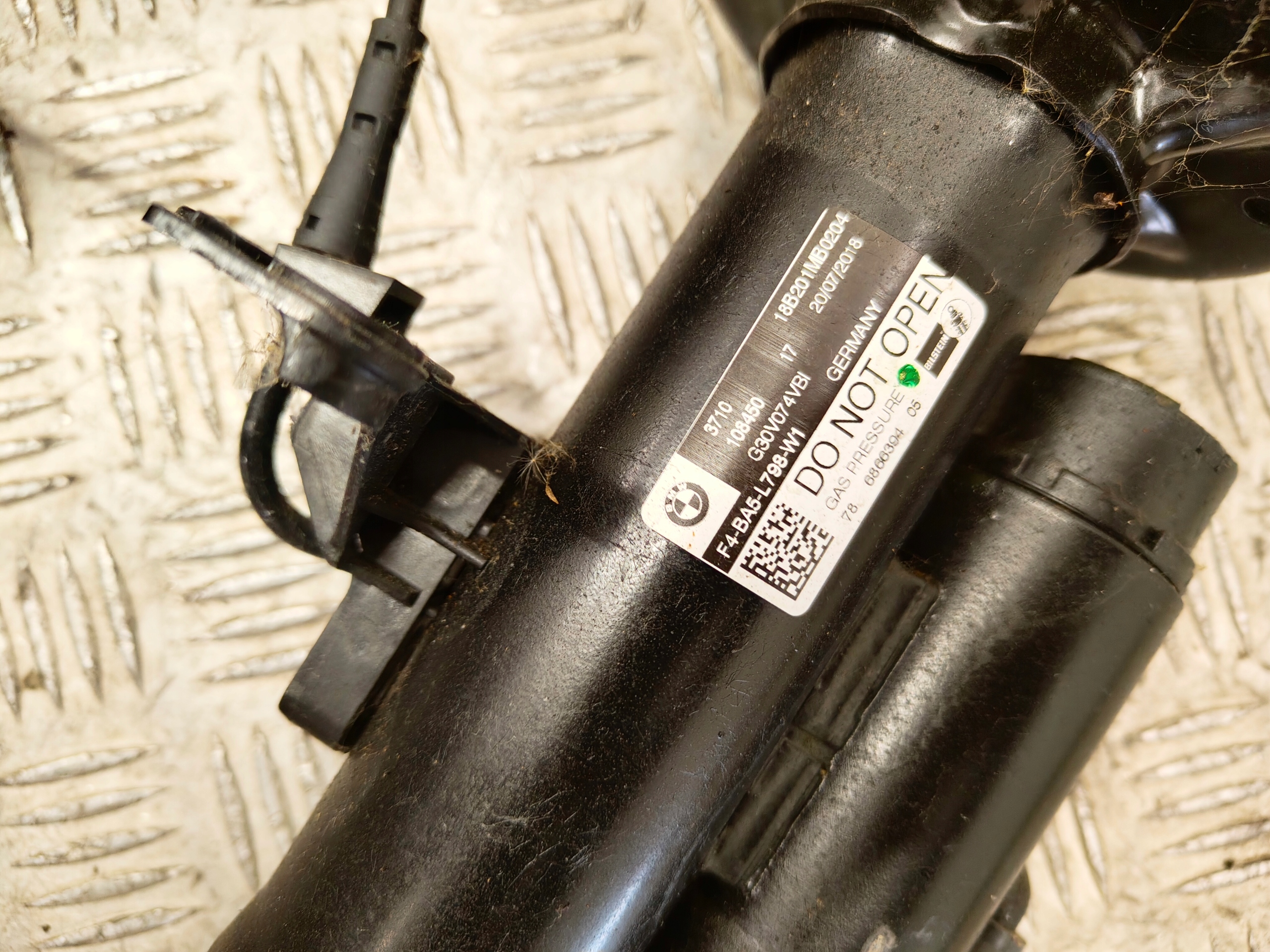 BMW 5 G30 shock absorber VDM front right left 6866393 6866394