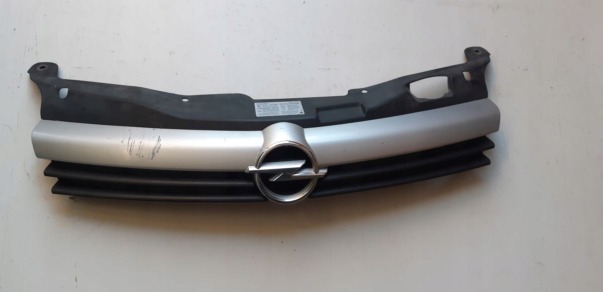 решетка радиатора opel Astra H 2004-2010