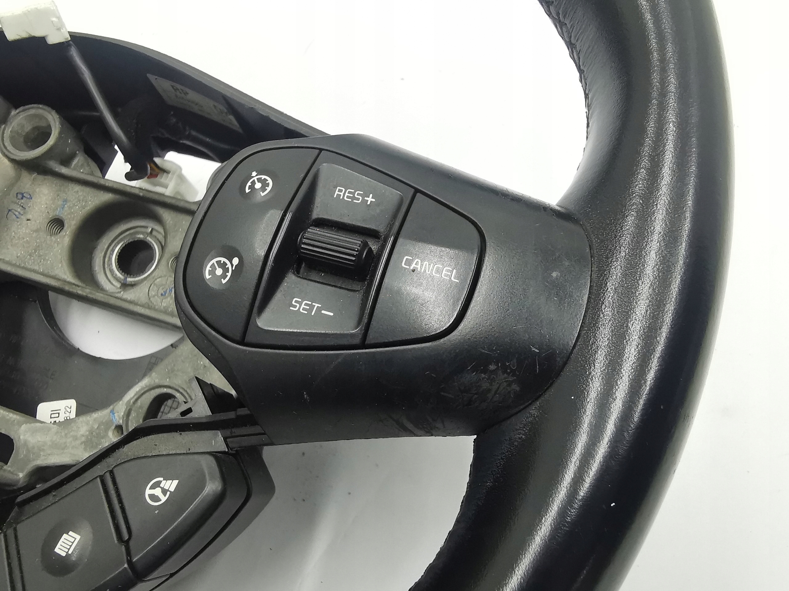 lenkrad KIA CARENS IV MULTIFUNKCJA 53130-A4000