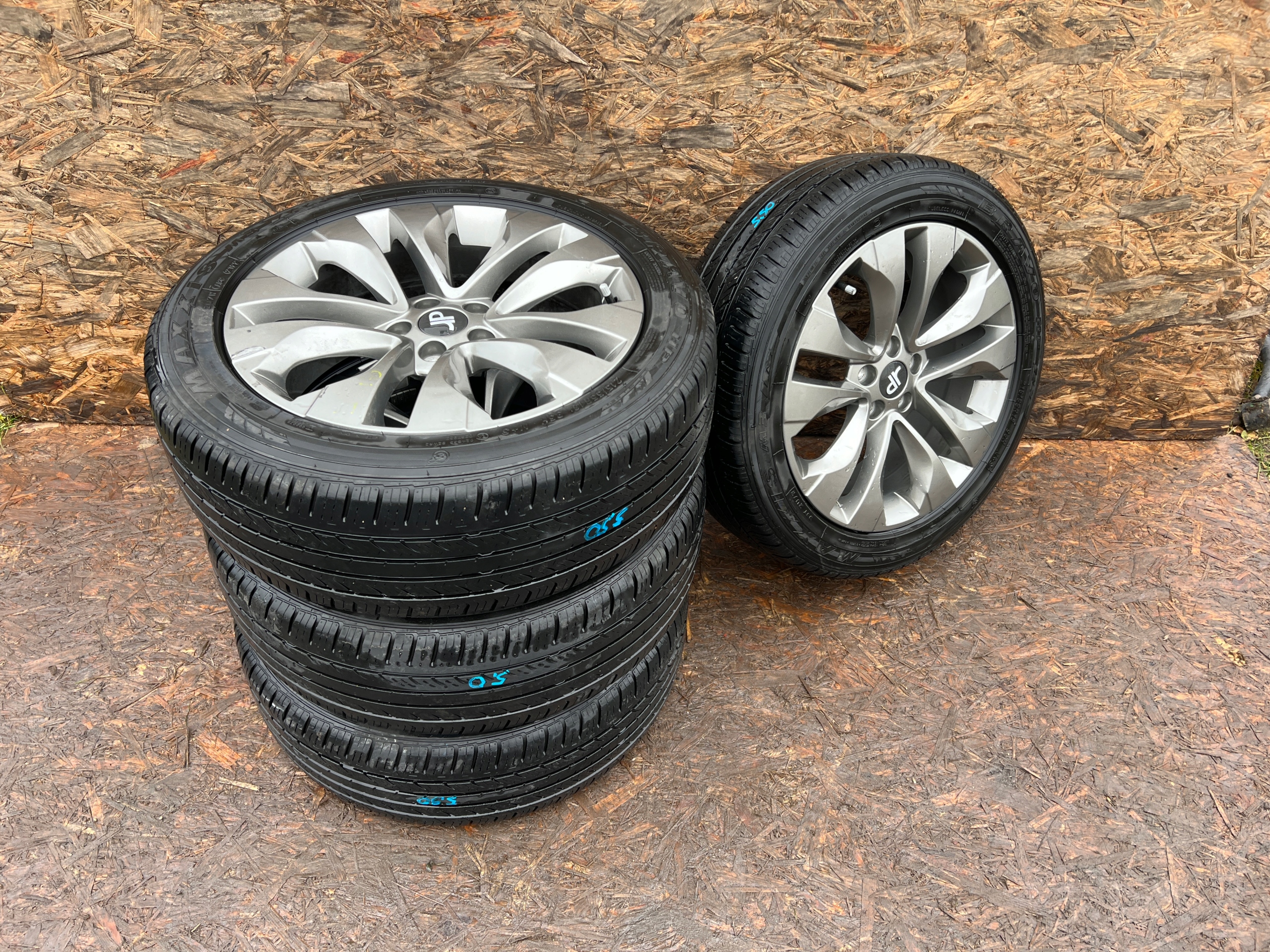 wheels discs DR DR5 215/55/R18 7J X 18 20W6BQ