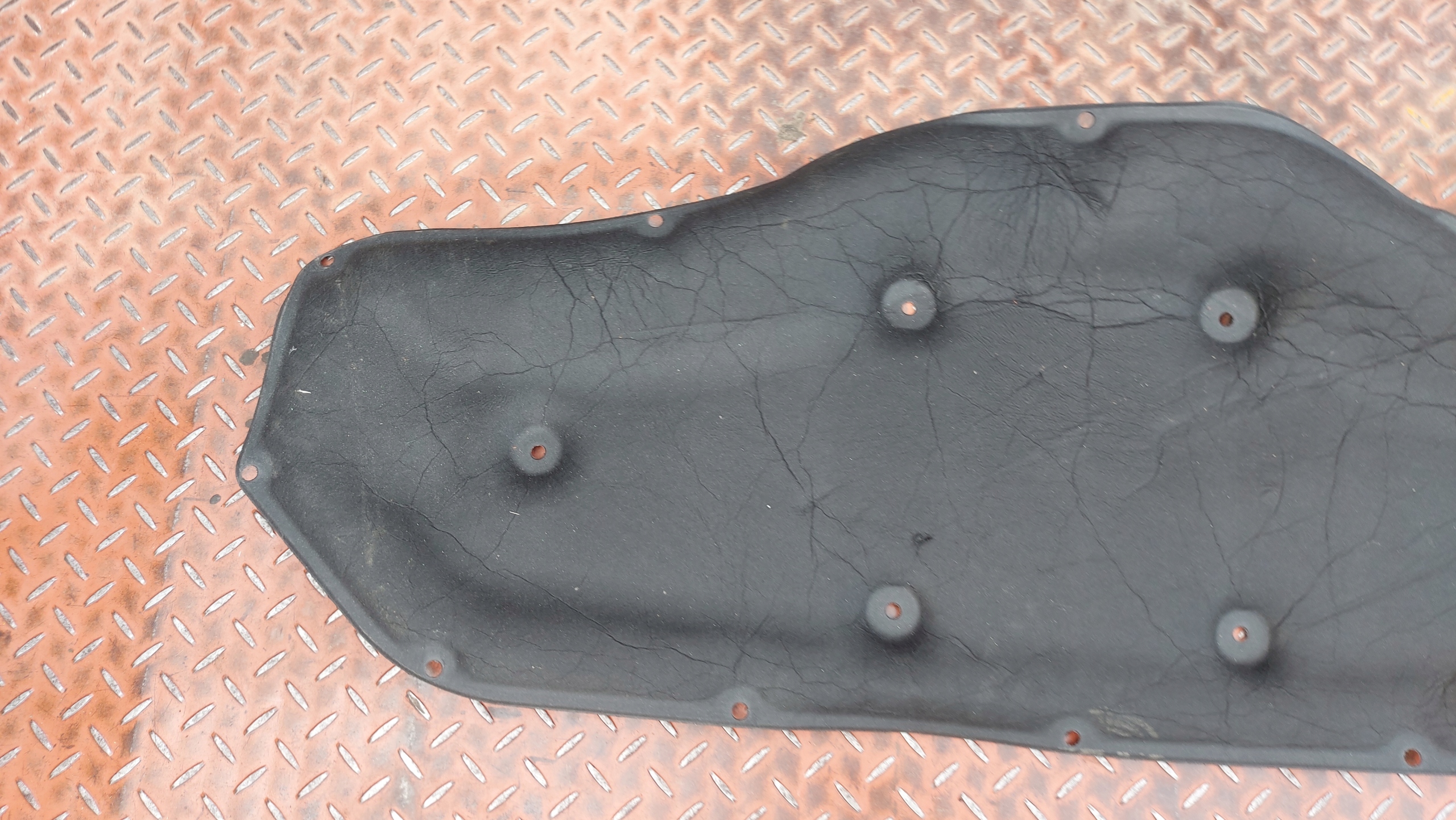 Insonorisation du capot KOMORY Moteur BMW X1 F48