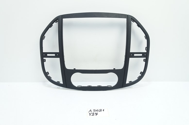 frame PANELU SRODKOWEGO RADIA MERCEDES VITO W447